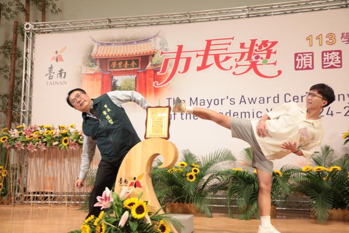 有學生選擇拳擊姿勢。（台南市政府提供）