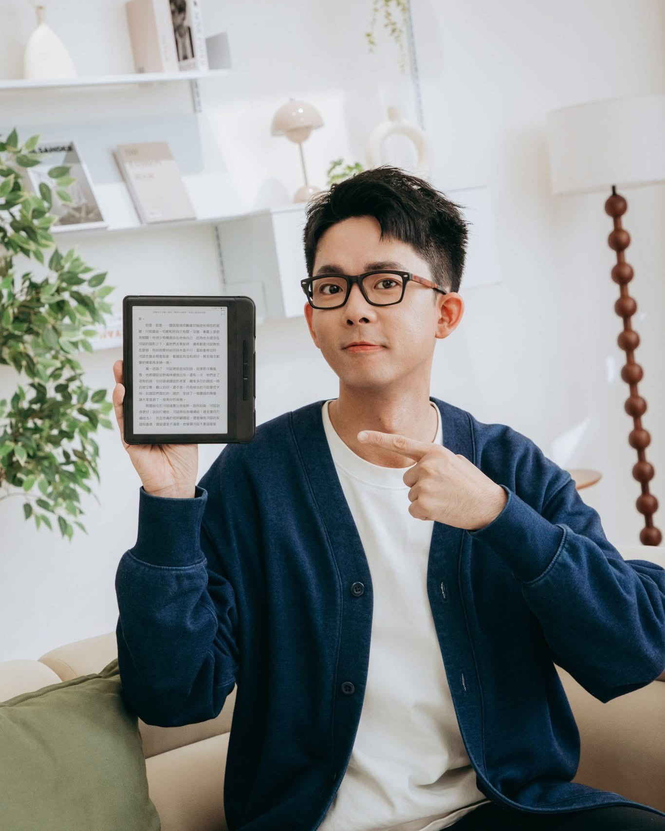 阿滴是全台第一個破百萬訂閱的知識型YouTuber,之後轉型創立《阿滴日常》,被網友抨擊而陷入低谷。(翻攝自阿滴臉書)