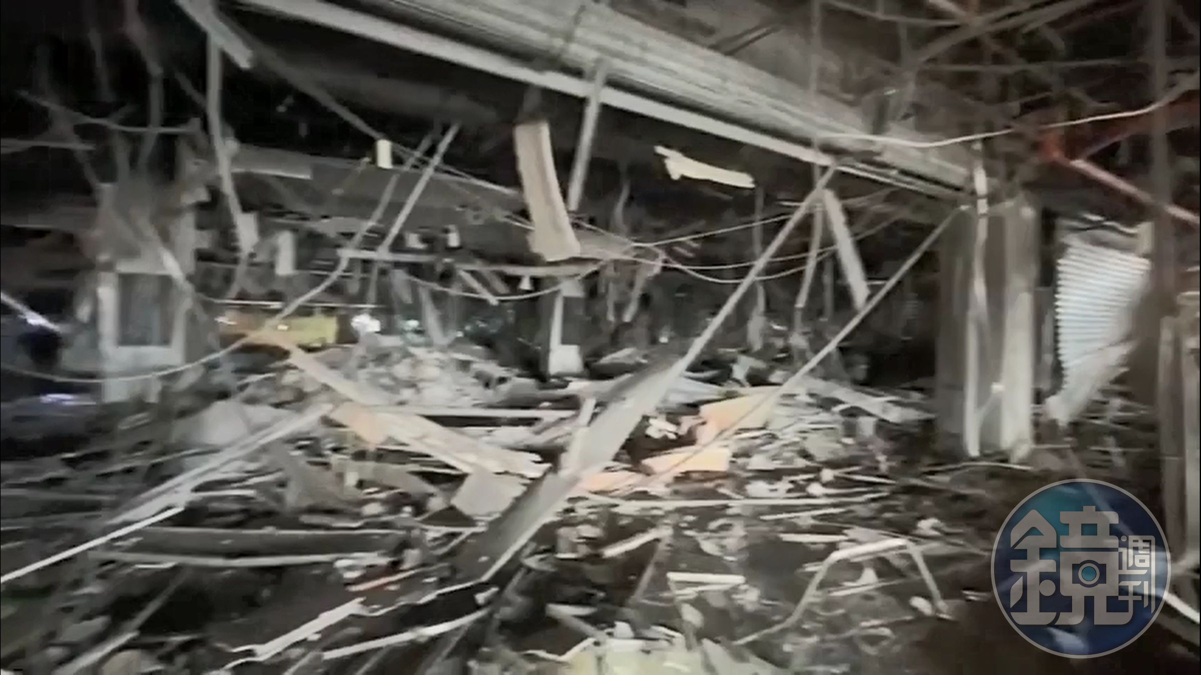 台中新光三越百貨今天發生氣爆事件，造成嚴重傷亡，全案由台中地檢署偵辦中。（讀者提供）