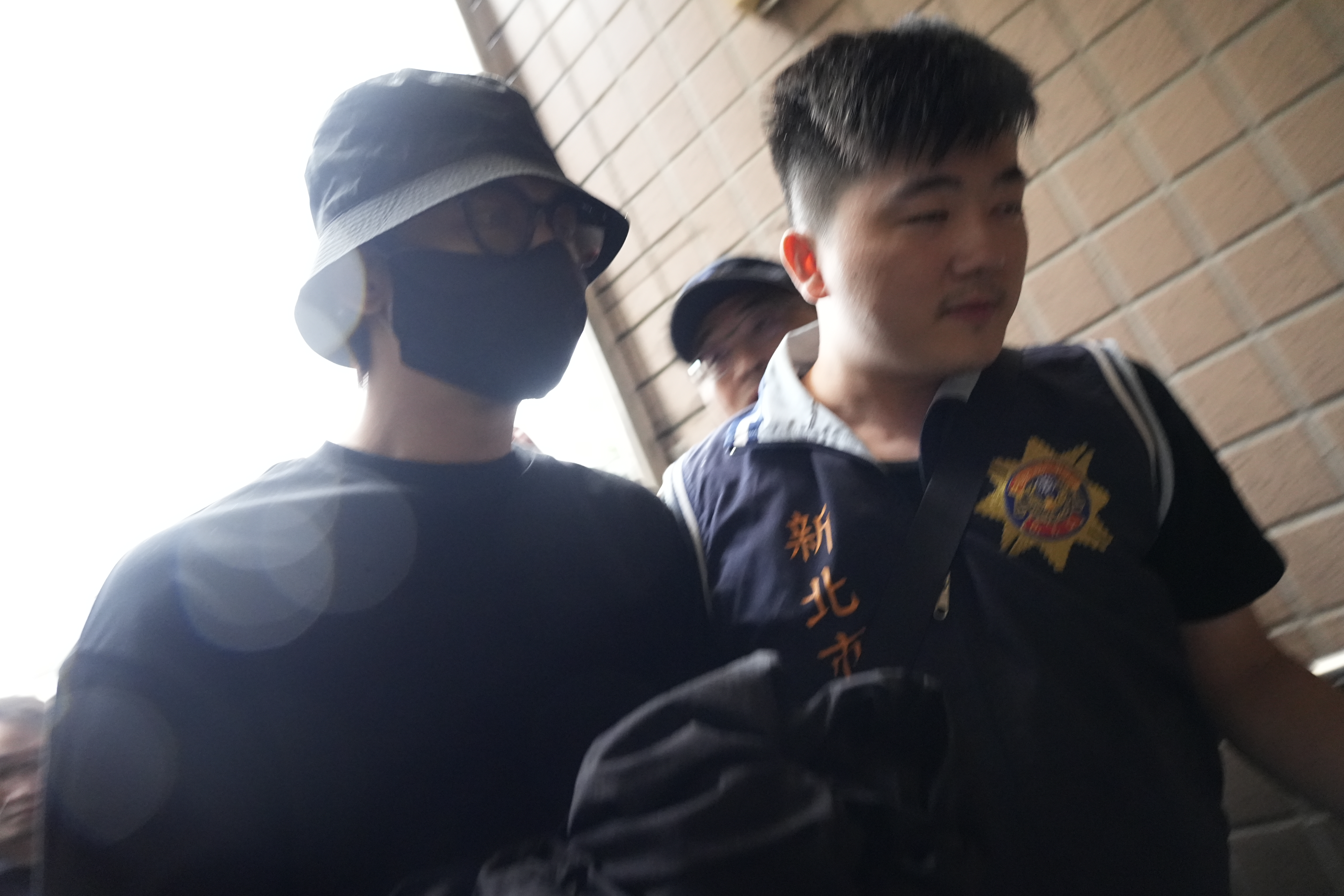 陳柏霖因閃兵爭議到案。