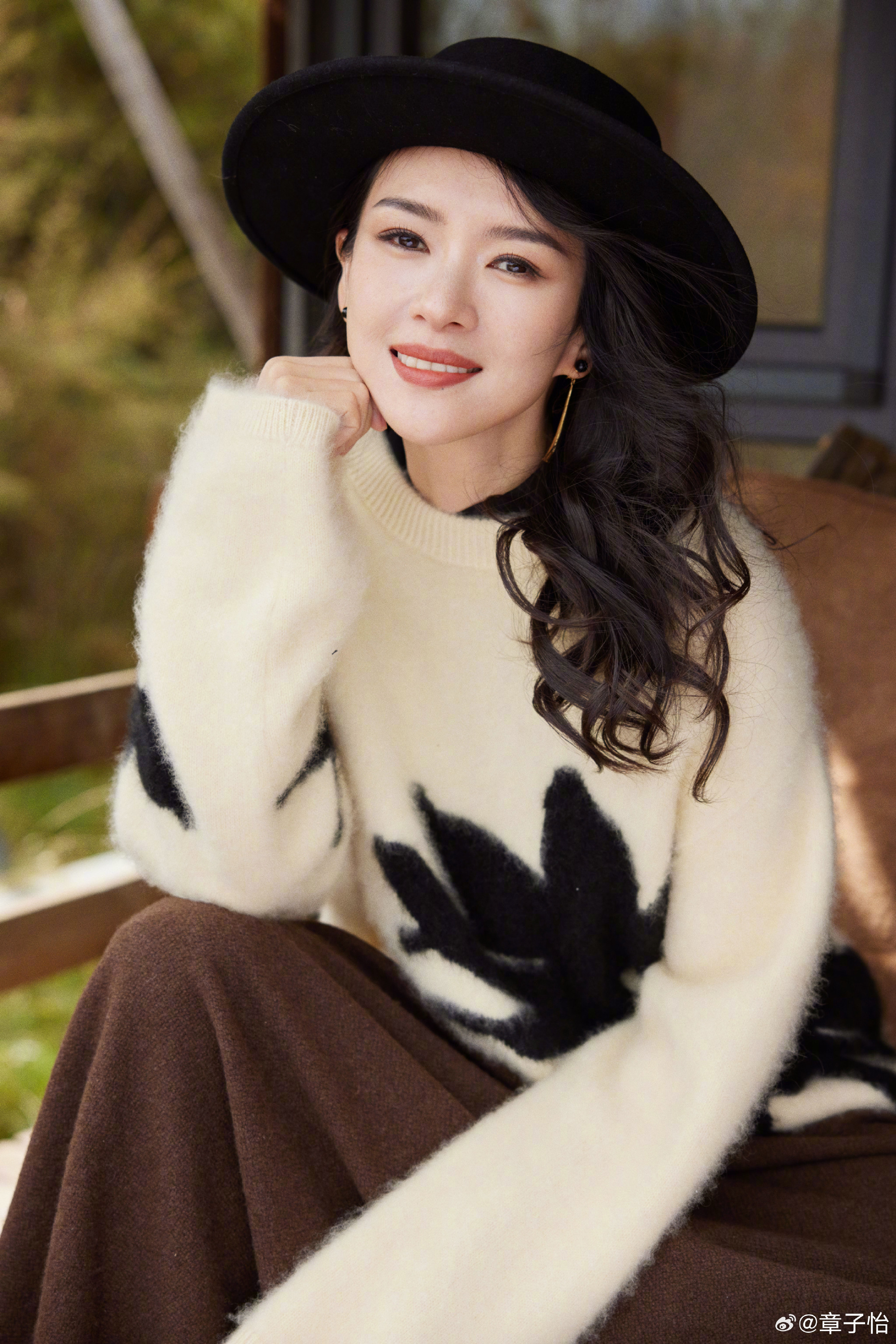 章子怡曾因代拍撞到倪妮引發不平之鳴。(章子怡微博)