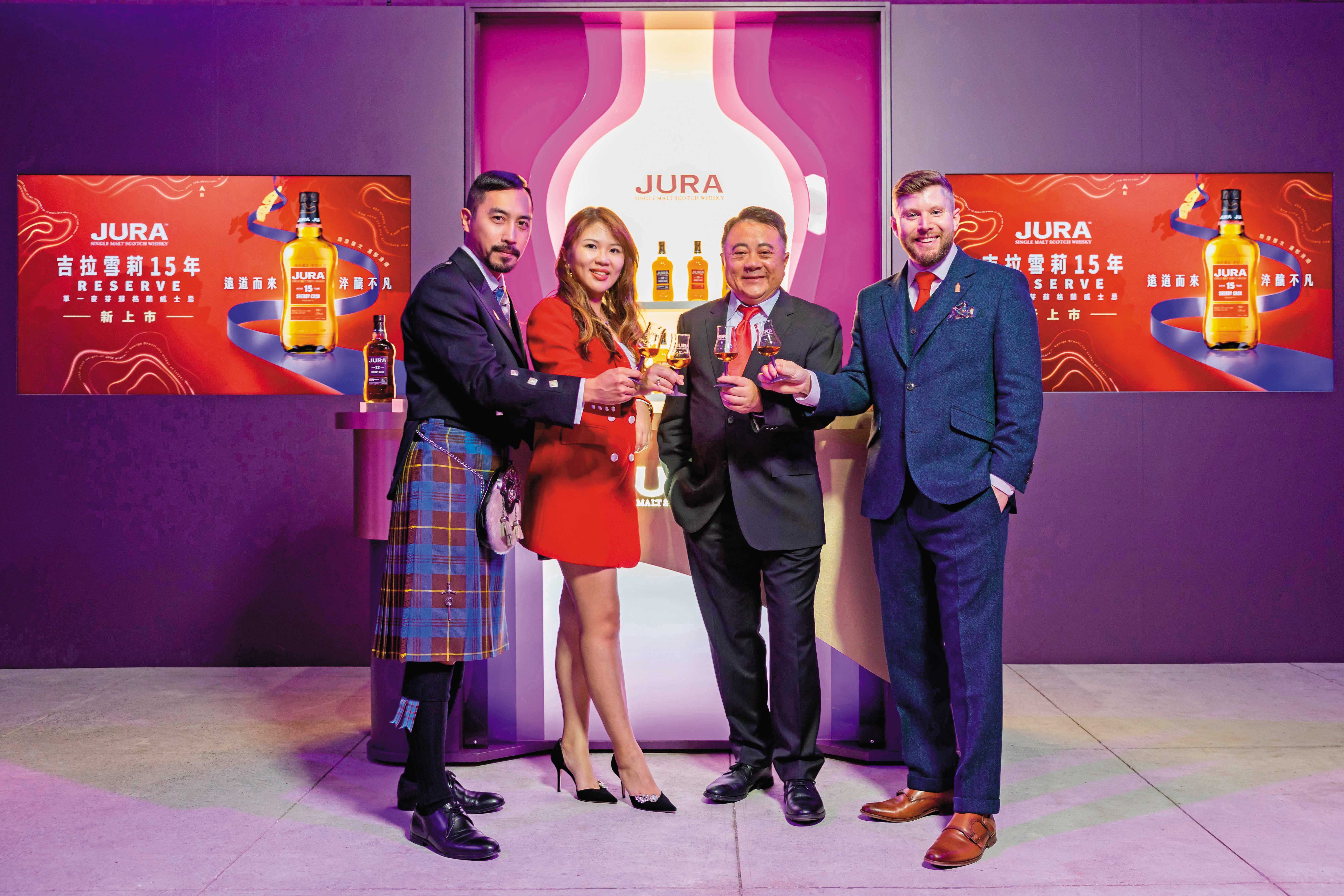 吉境藝享由雙吉拉品牌大使—全球吉拉品牌大使Andrew Lennie（右1），及甫獲得The Keepers of the Quaich的台灣吉拉品牌大使Ken（左1）共同帶領品酩，深度感受品味吉拉雪莉15年RESERVE的「吉致」風味。右2為尚格酒業董事長奚大寧，左2為尚格酒業行銷總監Gity。