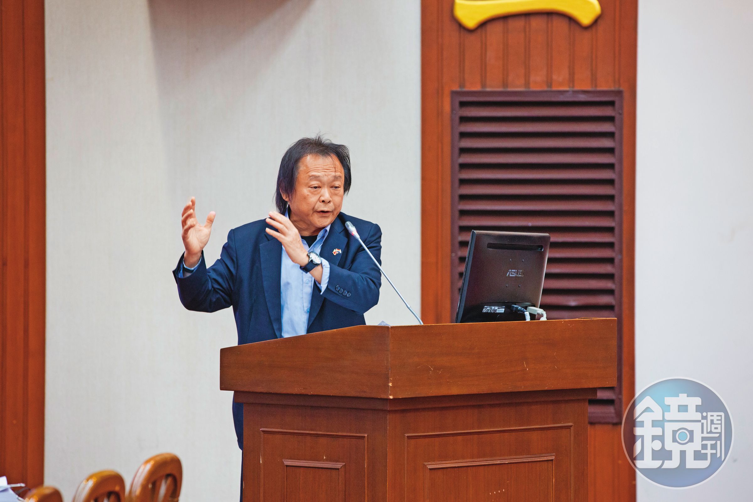 執政黨表決屢居劣勢，王世堅（圖）建議別一再跟在野黨硬碰硬，獲得吳秉叡贊同。