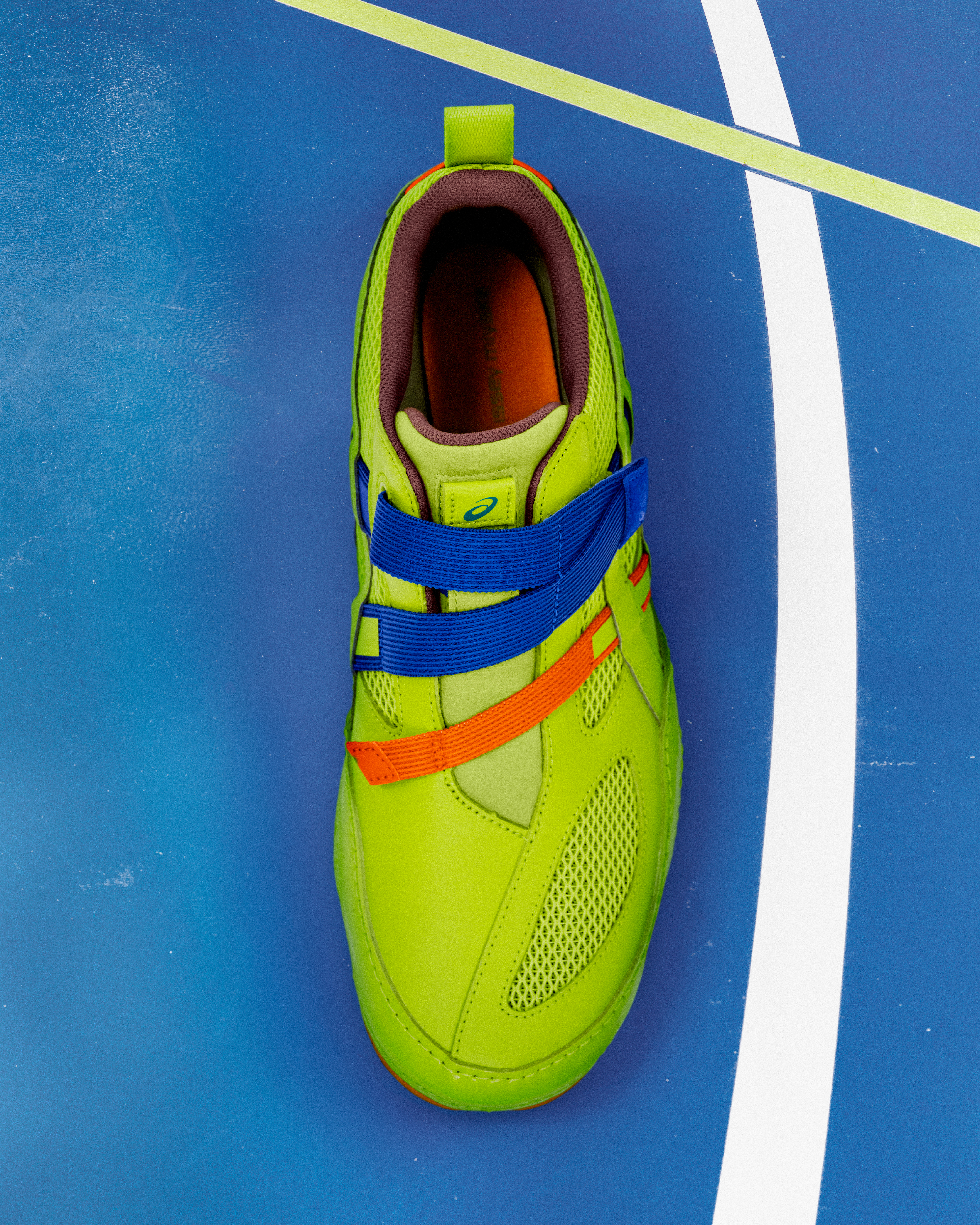 螢光綠ISSEY MIYAKE FOOT,NT$8,280。(君梵提供)