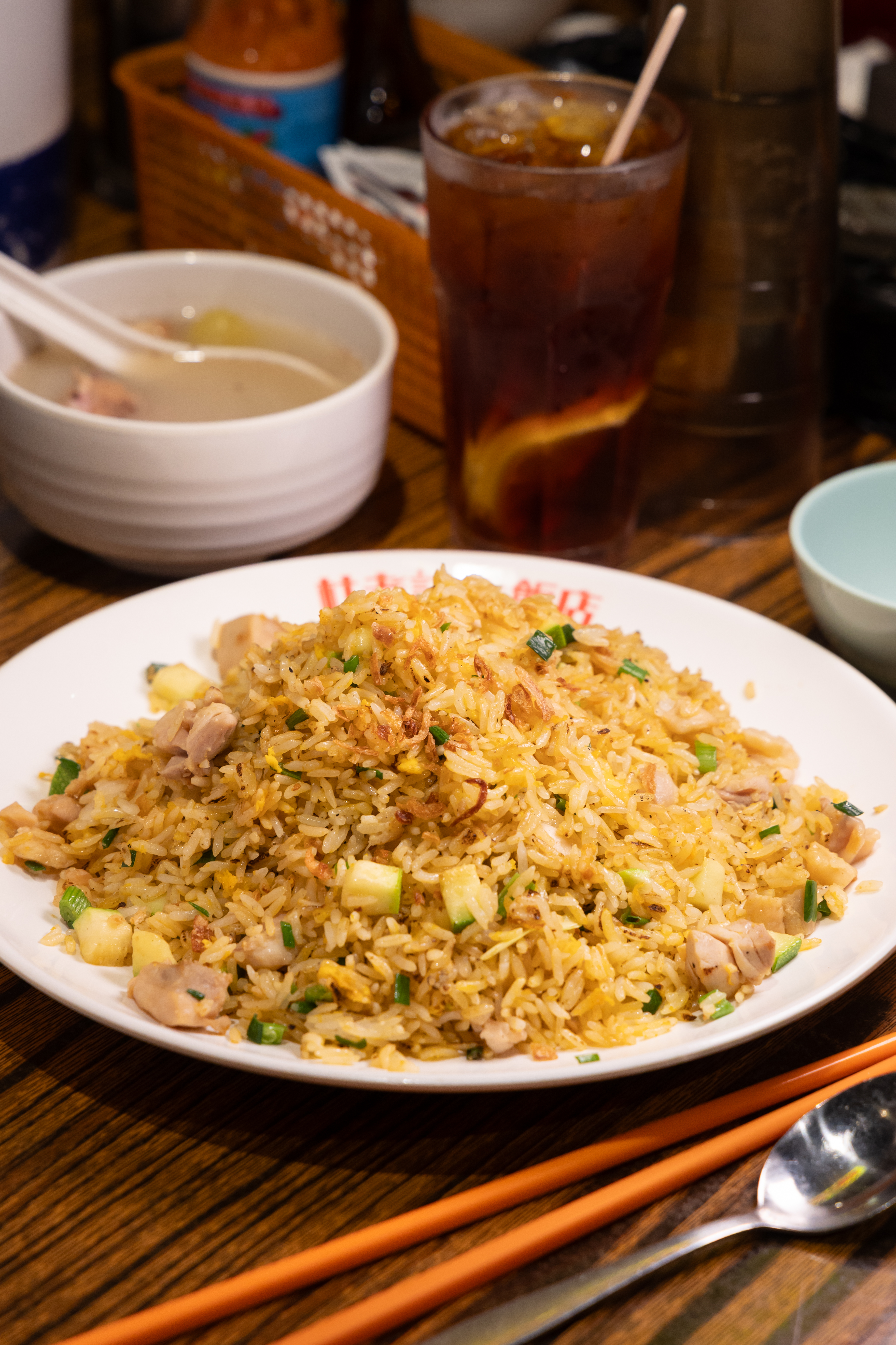鑊氣十足的「鹹魚雞粒炒飯」，越吃越好鮮美。（港幣64元／份，約NT$241）