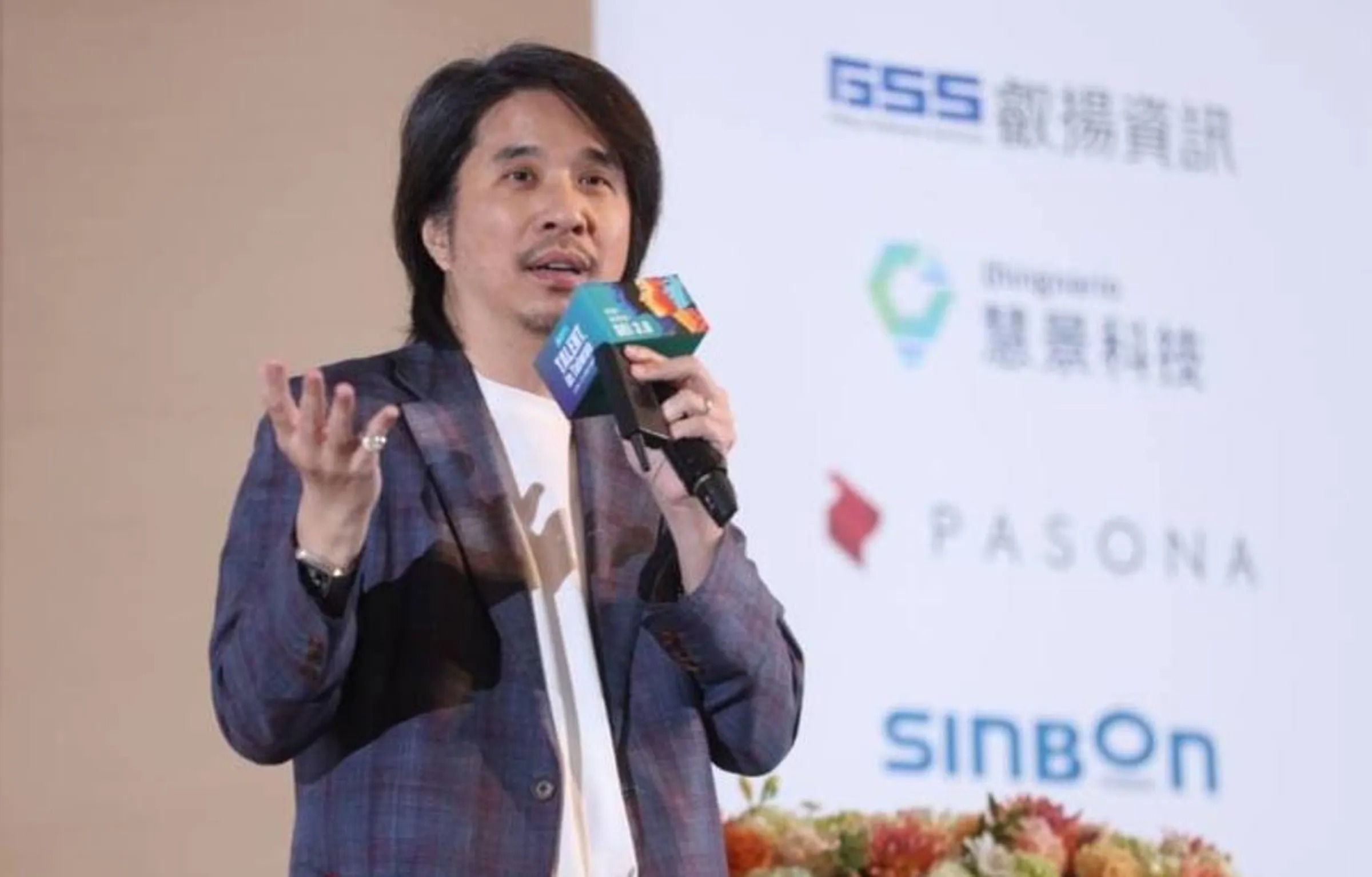 調查結論認定葉丙成的行為不適用《性別平等教育法》保密義務，也未構成「利用權力地位影響被害人受教權」的情事，因此不違反《性平法》。（翻攝葉丙成臉書）