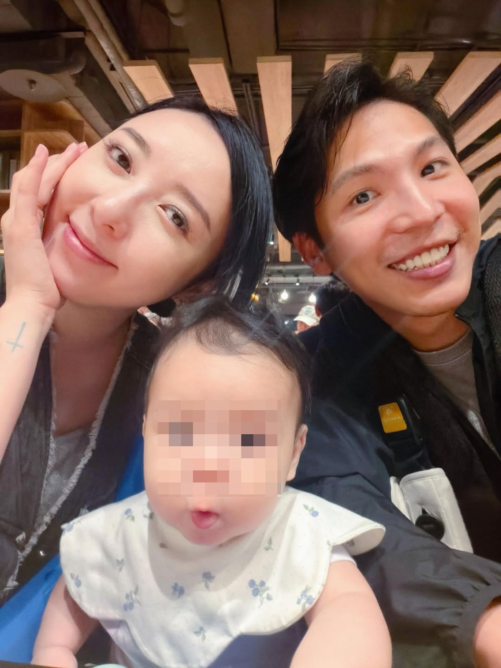 五熊婚後育有一子，平時也常分享一家三口日常生活照片。（翻攝自蔡頤榛IG）