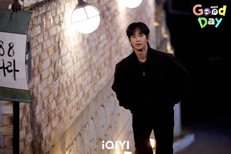 《GOOD DAY》上週試水溫仍播出有金秀賢出演畫面遭觀眾抗議，今韓國製作單位道歉，未來將最大程度刪減他的片段。（愛奇藝國際站提供）