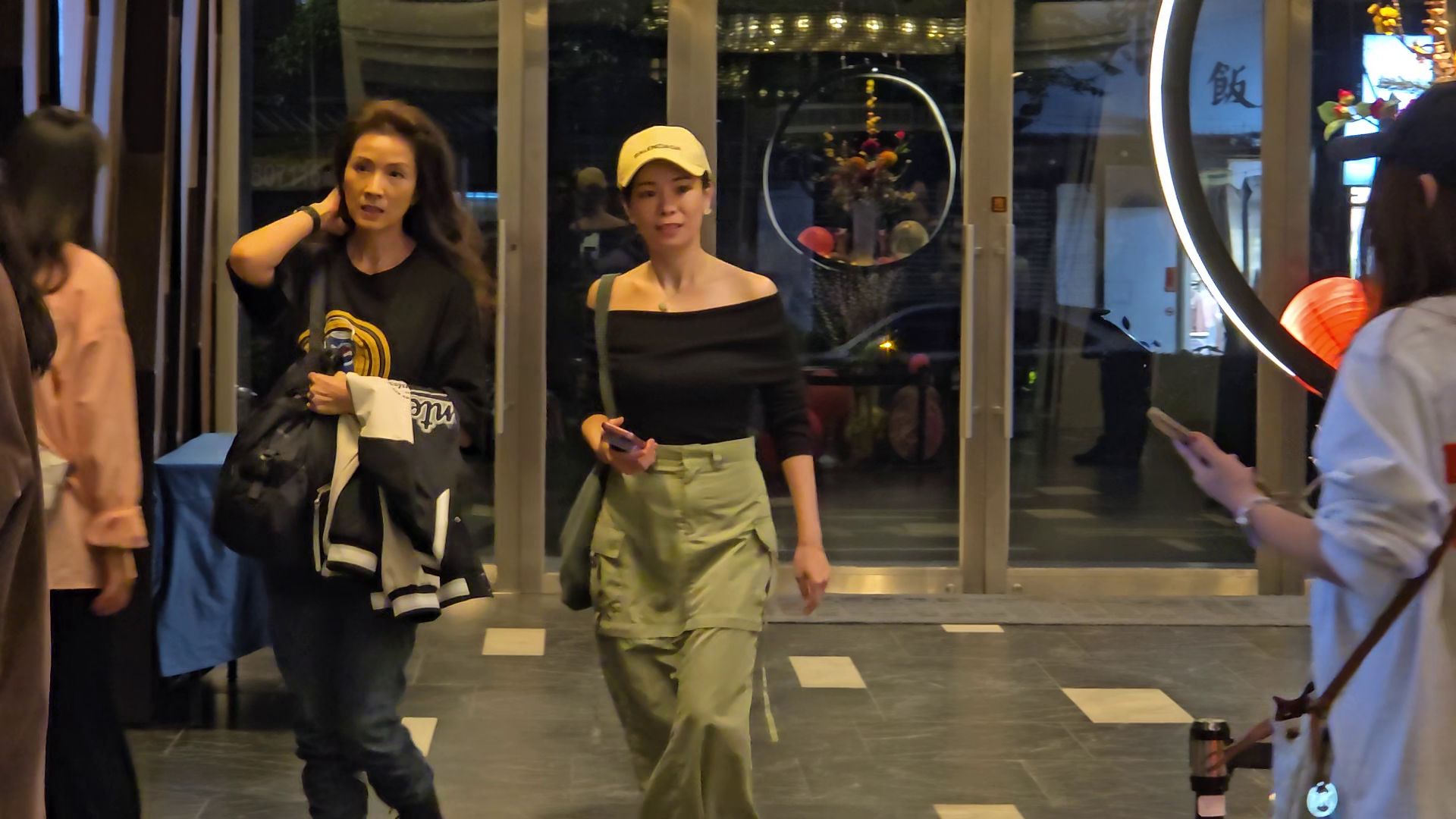 近年葉全真再度亮相幕前,與賈靜雯堪稱劇中兩大熟女。