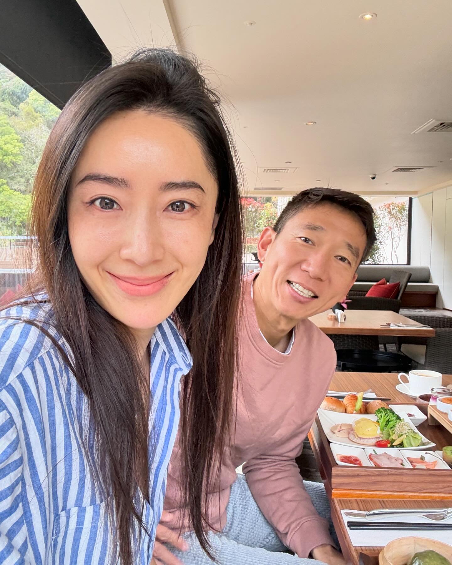 女星隋棠與老公近日到花蓮小旅行,還甜蜜曬出多張合照,讓許多粉絲們都感到羨慕。(翻攝自隋棠臉書)