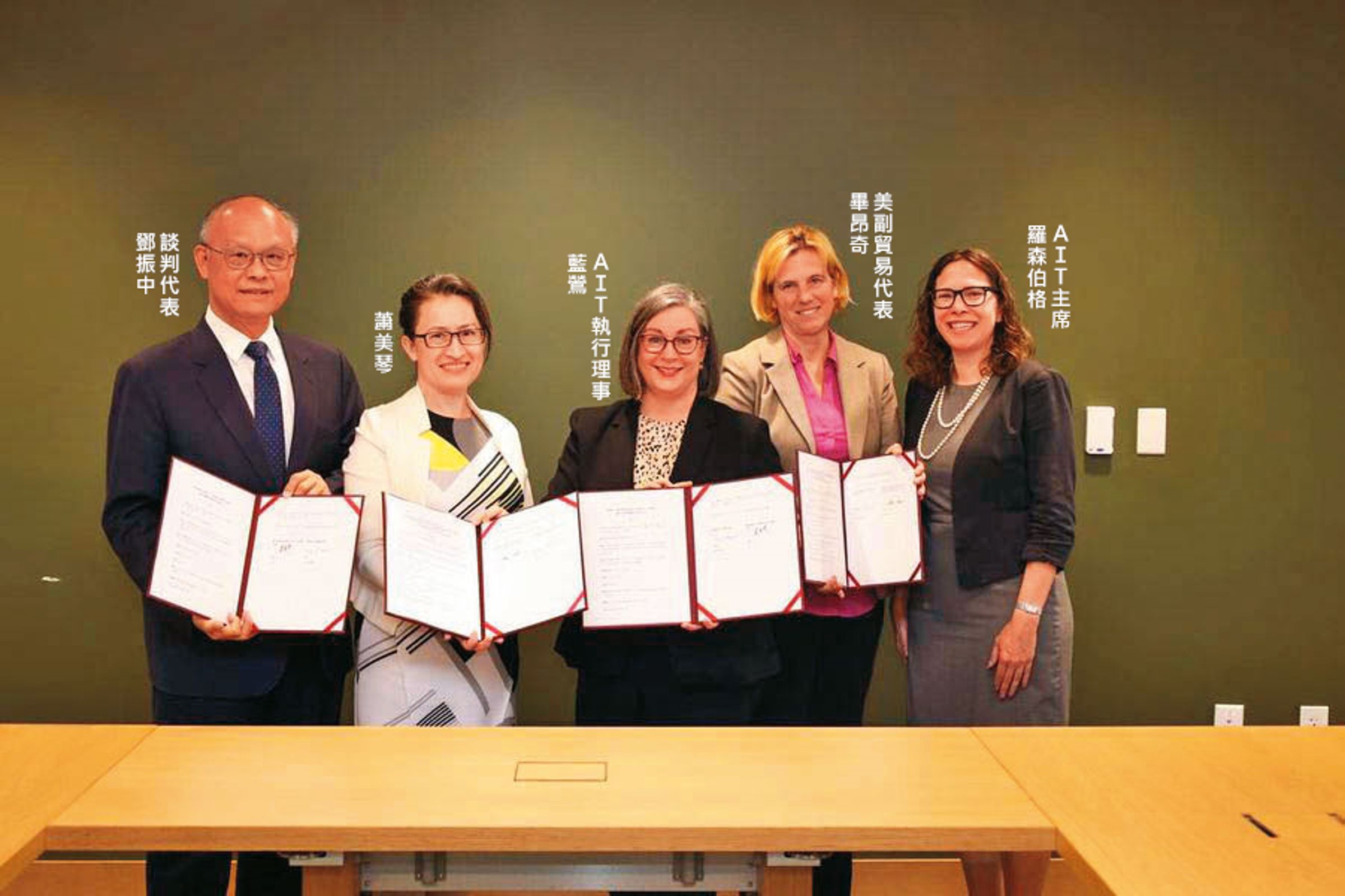 6月簽訂的台美21世紀貿易倡議首批協定，是蕭美琴駐美期間重大事件。（翻攝蕭美琴臉書）