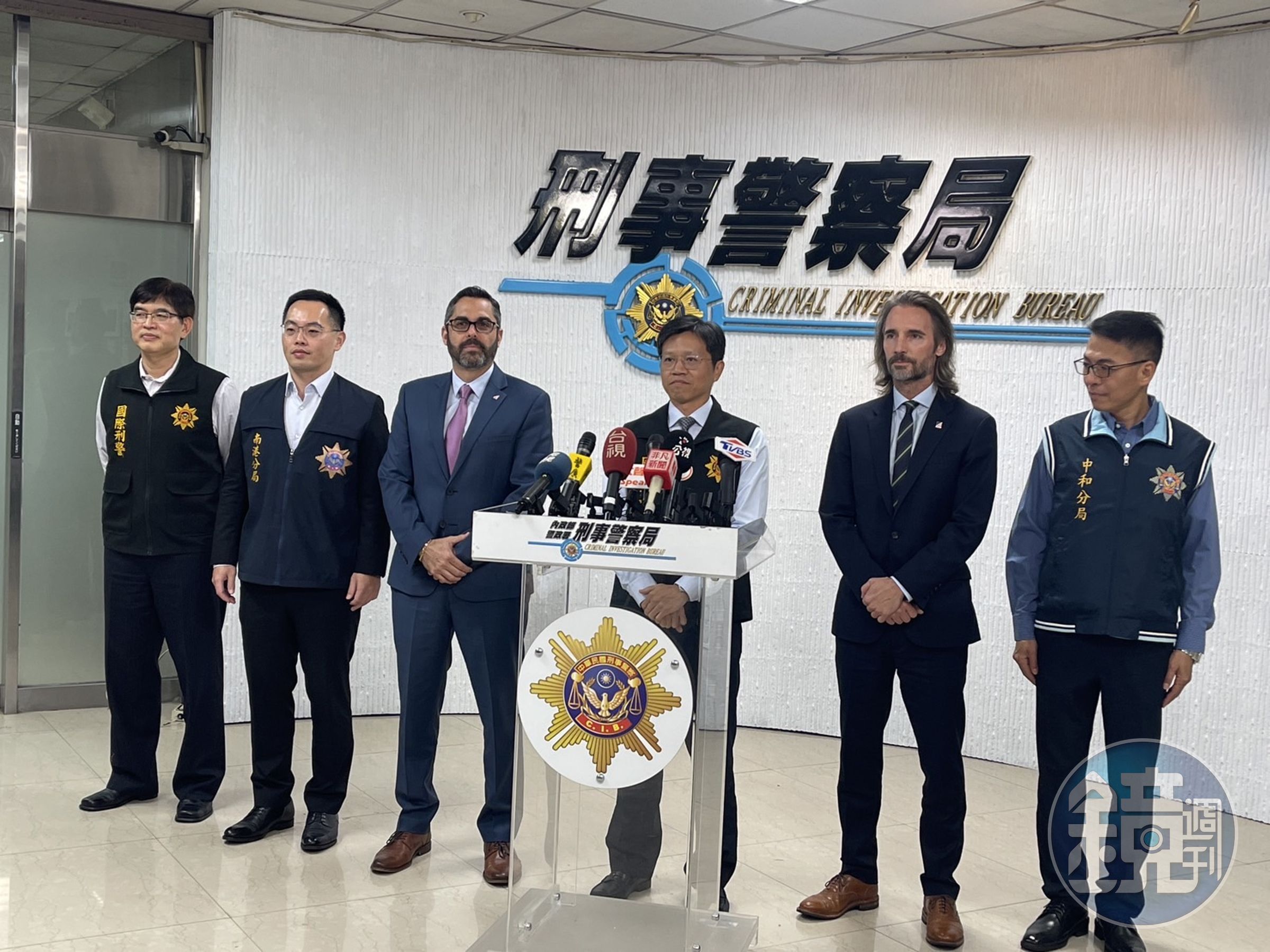 台美警方召開破案記者會。
