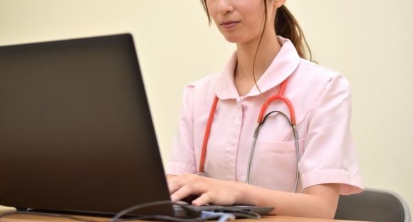 台北一名7旬石姓老翁，趁實習女醫師精神恍惚性侵得逞。示意圖。（翻攝自photoAC）