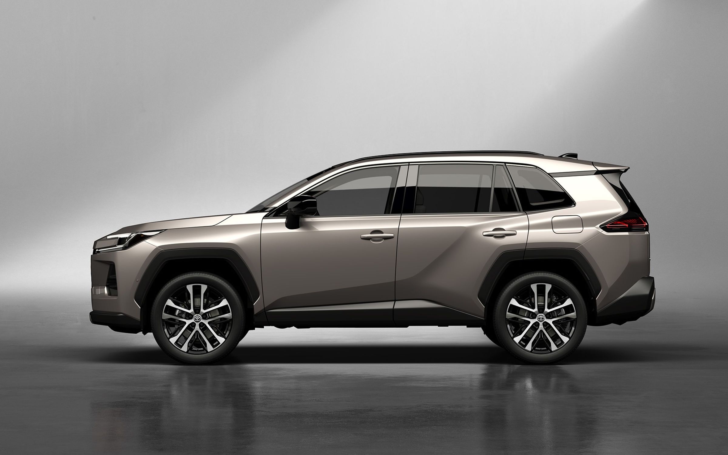 新世代 RAV4 在外觀設計上導入三大主軸：「Big Foot」大尺碼輪胎、「Life-Up」強調高機動力場景應用，以及「Utility」訴求實用收納空間。整體設計語言不僅更硬派，同時也考量到日常使用的多樣性與便利性。