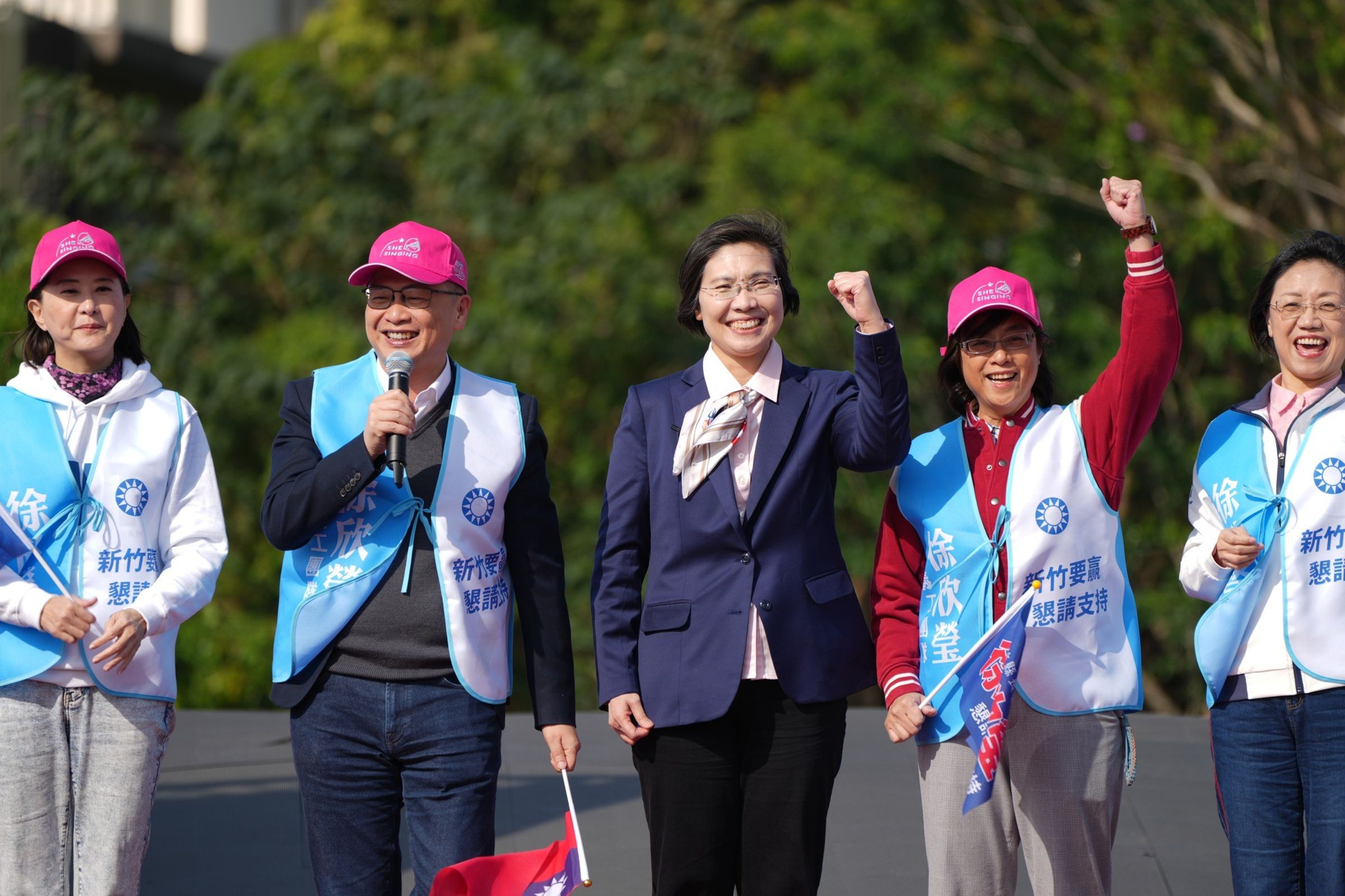 根據新竹縣長選戰最新民調,徐欣瑩以38.7%的支持度,領先鄭朝方的27.3%,差距達11.4個百分點。(翻攝徐欣瑩臉書)