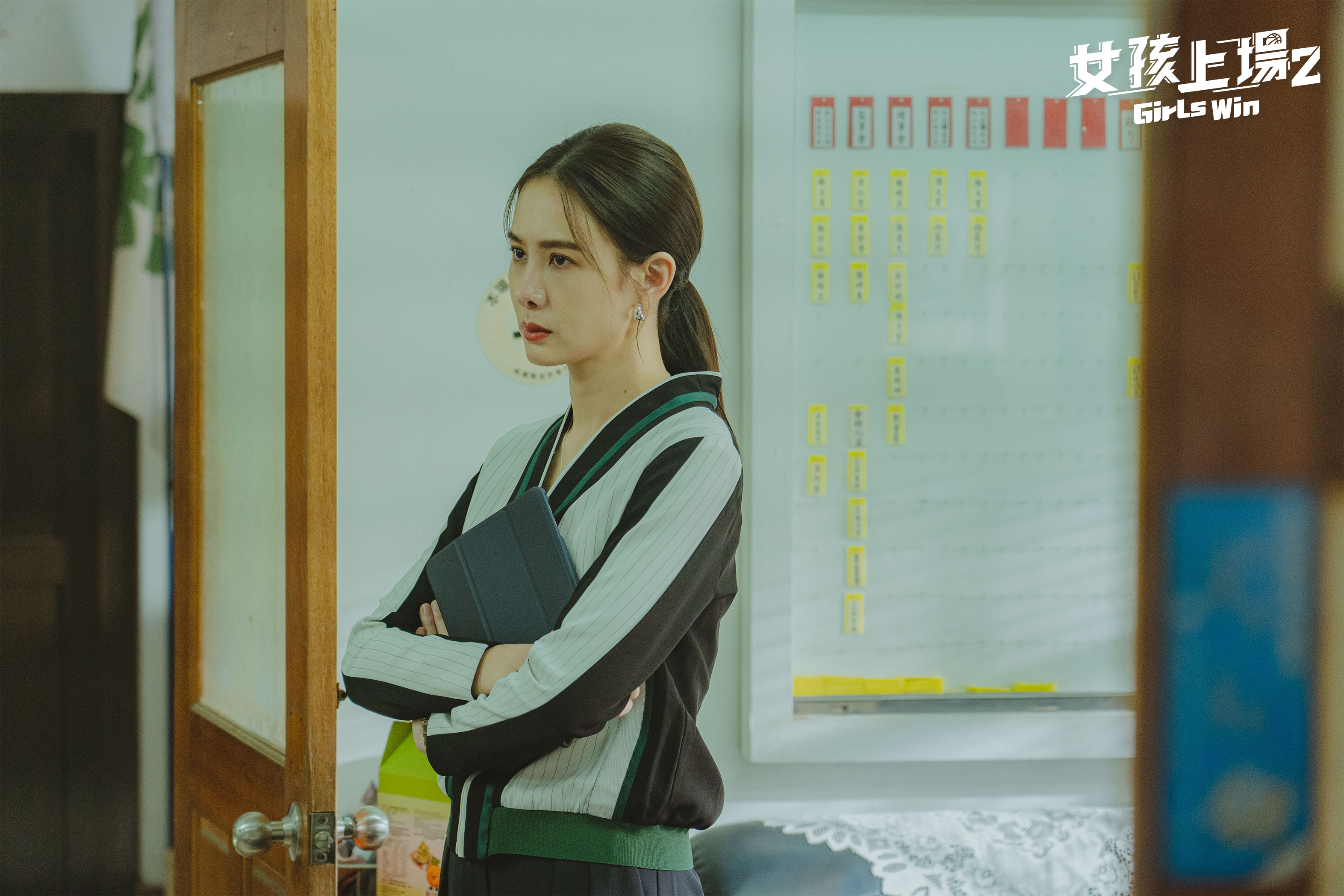 《女孩上場2》前導預告釋出安心亞又正又殺韓式鐵血教練風格。(客家電視台/魔幻時刻電影提供)