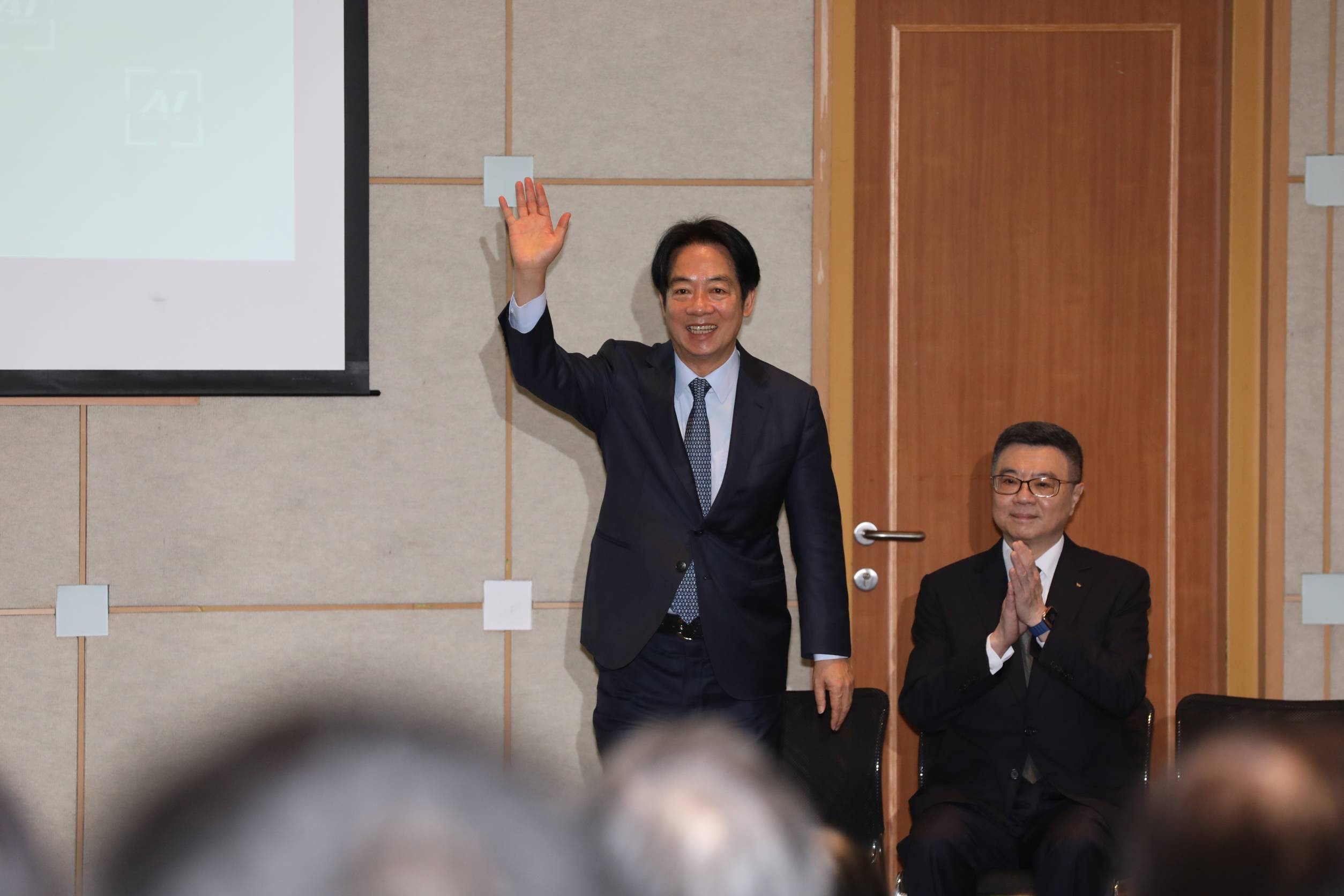 歷年在520前後都有一波行情，專家說，跟著新總統的施政焦點走，有機會吃到政策利多。（本刊資料照）