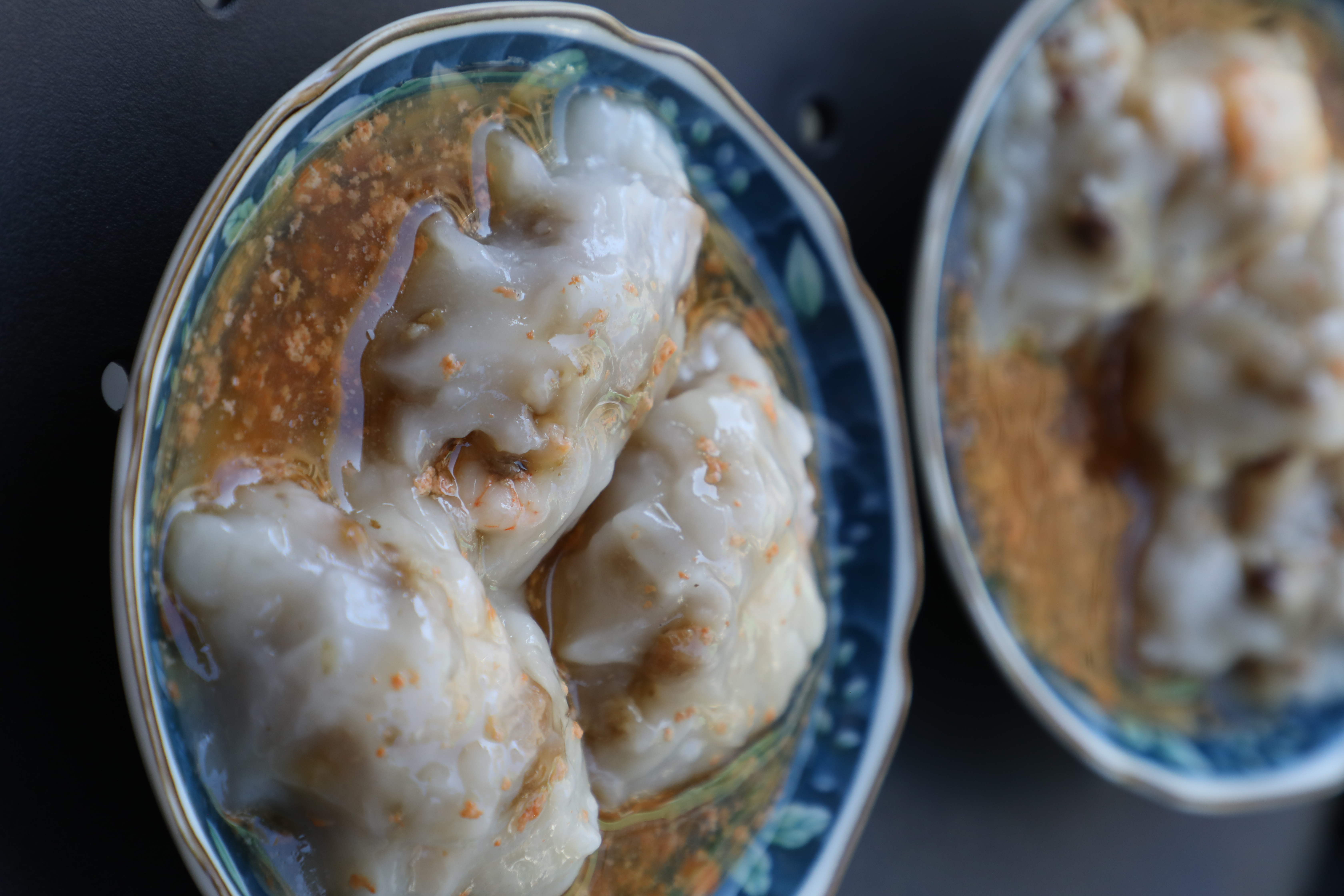 從內餡到佐料都蝦味十足的「蝦仁肉圓」,是到台南必嘗的小吃之一。(65元/份、3粒)
