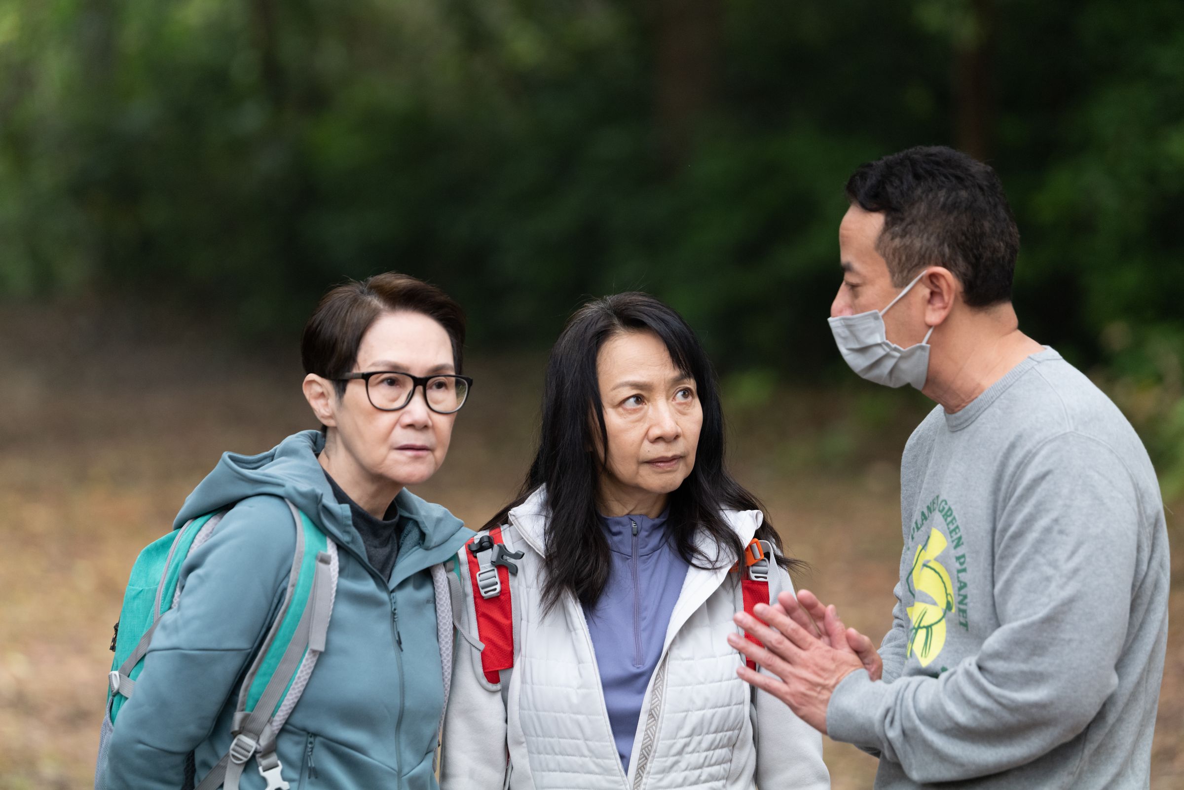 為讓演員培養默契 ,楊曜愷(右)開拍前安排工作坊,讓李琳琳(左)和區嘉雯(中)更熟悉角色。 (前景娛樂提供)