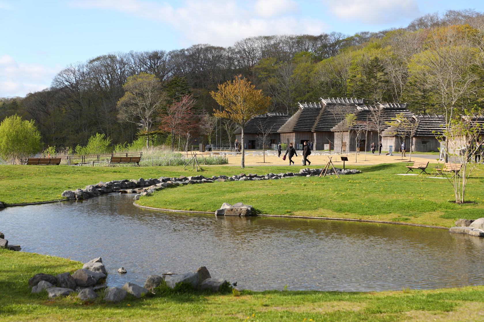 2020年開幕的「UPOPOY民族共生象徵空間」重現愛努族村落的真實生活面貌。