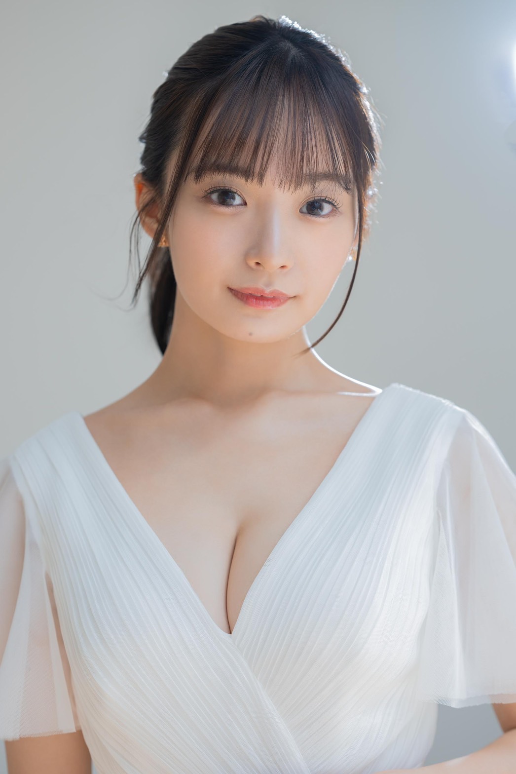 渚戀生奪下日本最大成人網站FANZA 2023年度實體AV銷售第1、第5名。（翻攝渚戀生推特）