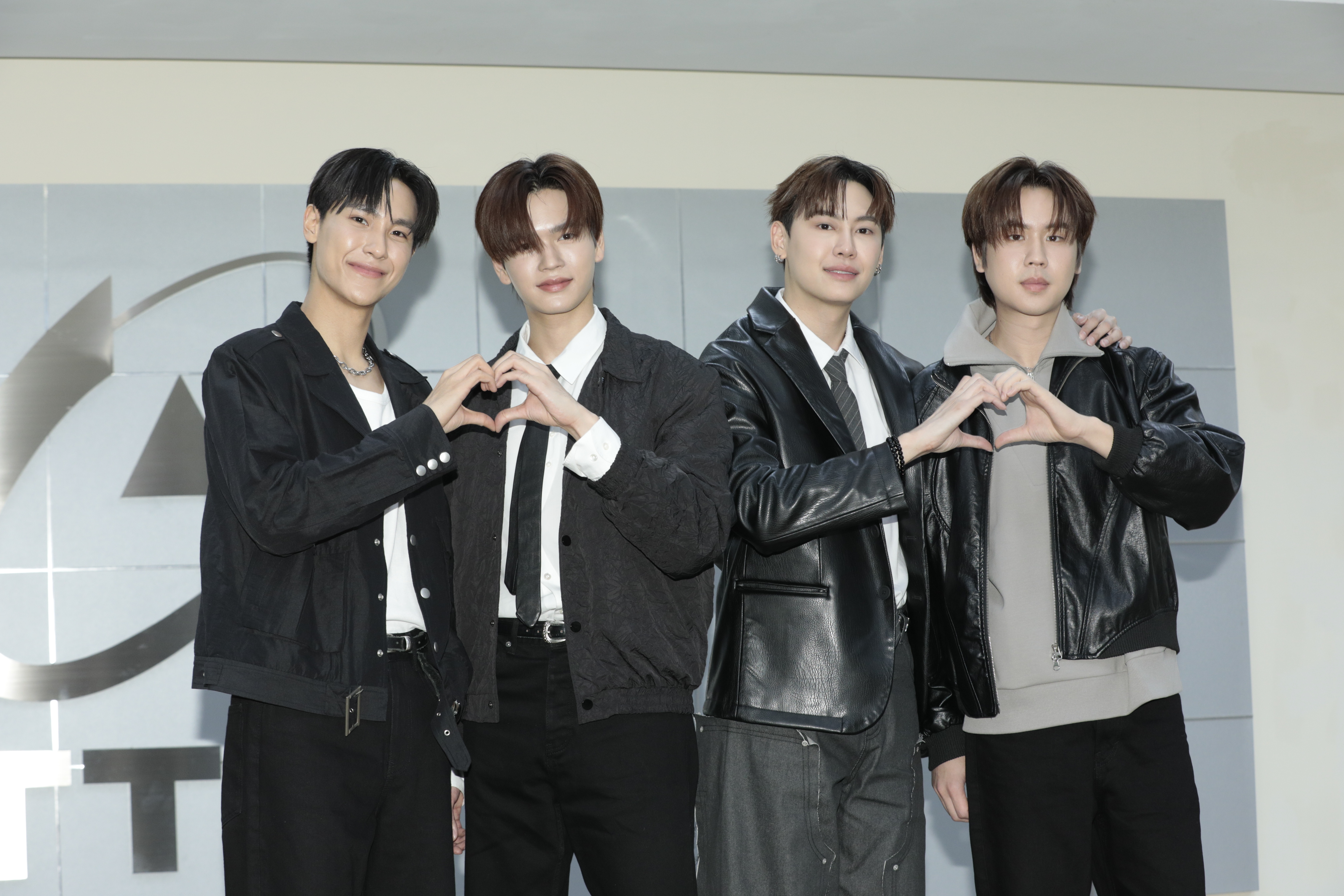 JuniorMark（左）與BounPrem兩對CP明（19日）將分別舉辦兩場粉絲見面會。