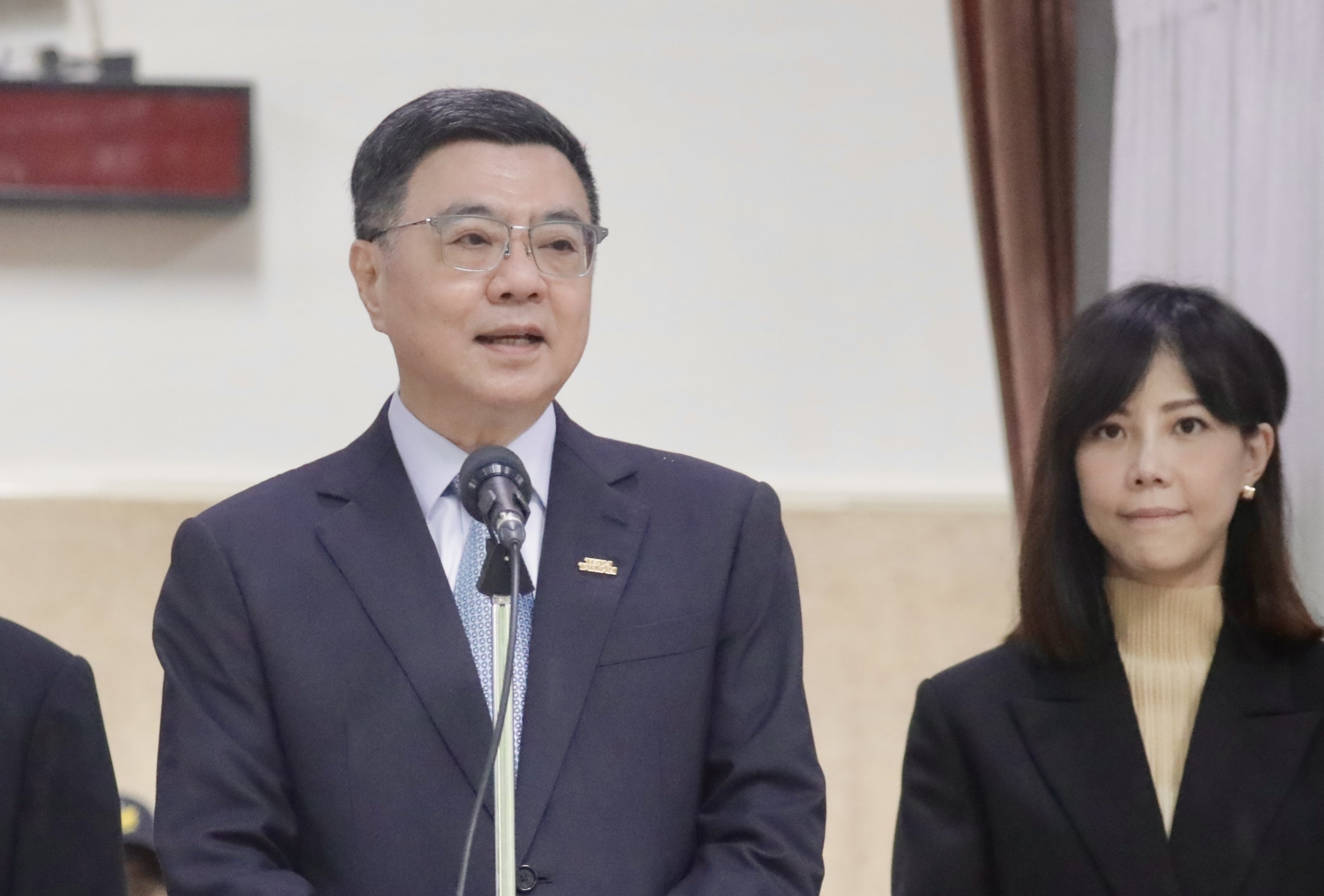 對於民進黨立委王定宇稱劉德華為「媚共藝人」,行政院長卓榮泰指出,文化藝術應該沒有政治立場較好。(本刊資料照)