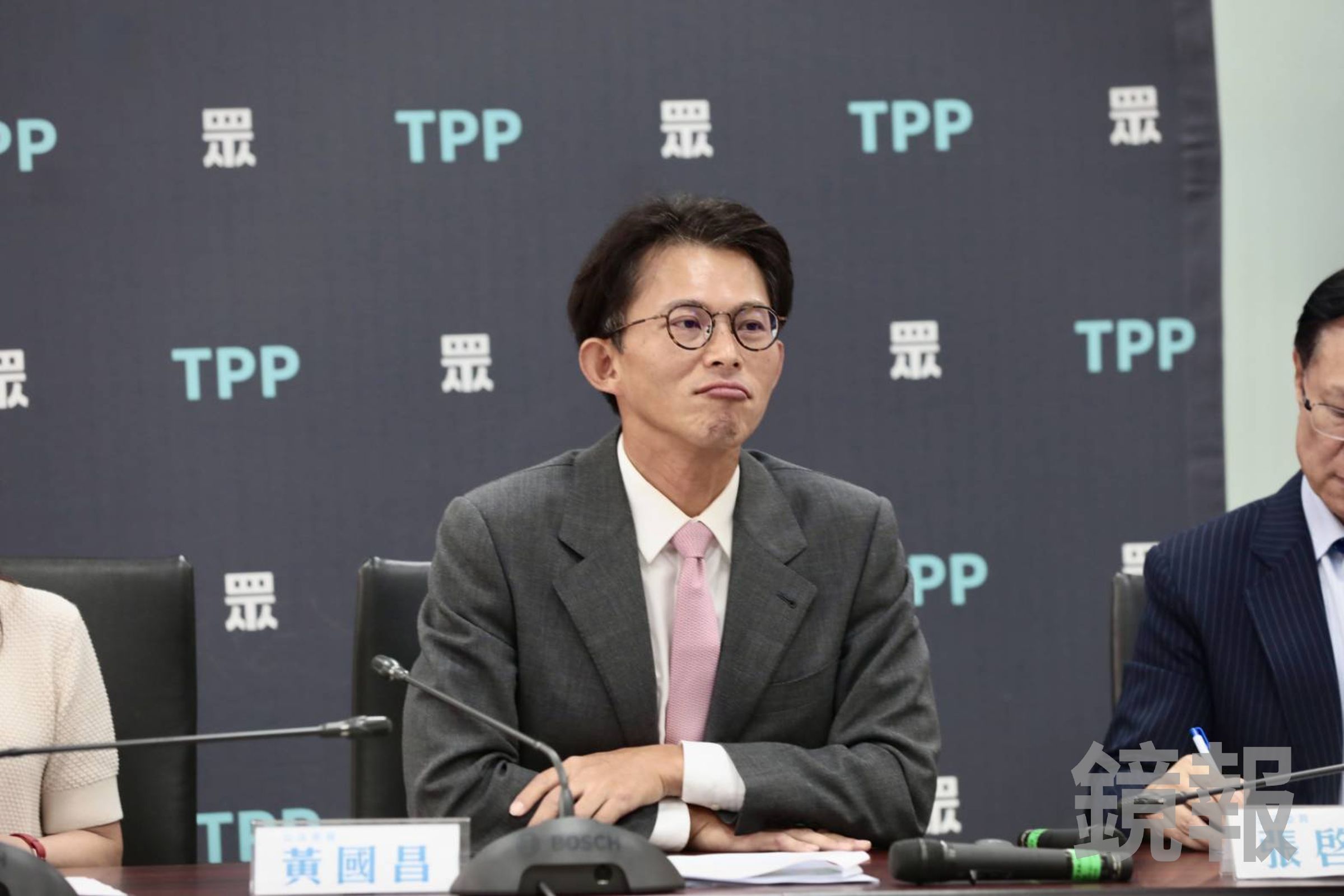 黃國昌（圖）及黃辦人員將吳姓工程師與其他人的對話移花接木，吳姓工程師表示：「截圖中其他對話內容不是我傳的，明顯是遭人惡意竄改。」