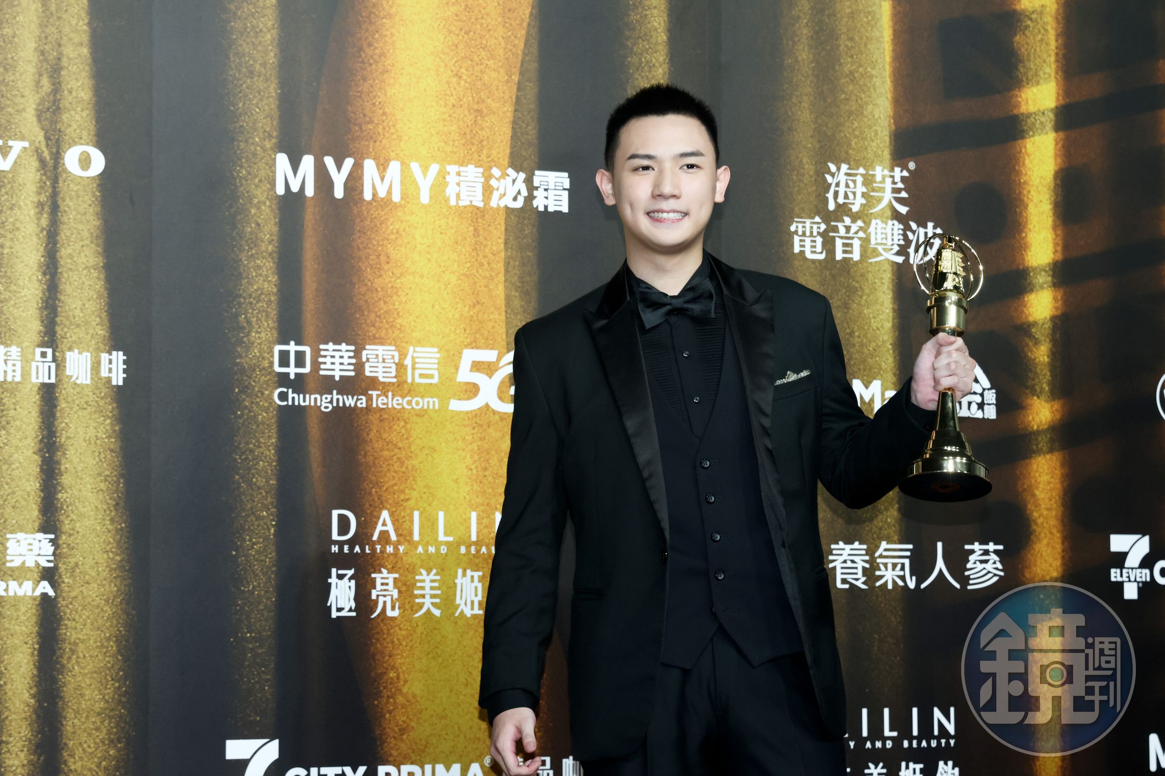 謝祖武的兒子謝展榮一舉拿下戲劇節目新人獎。