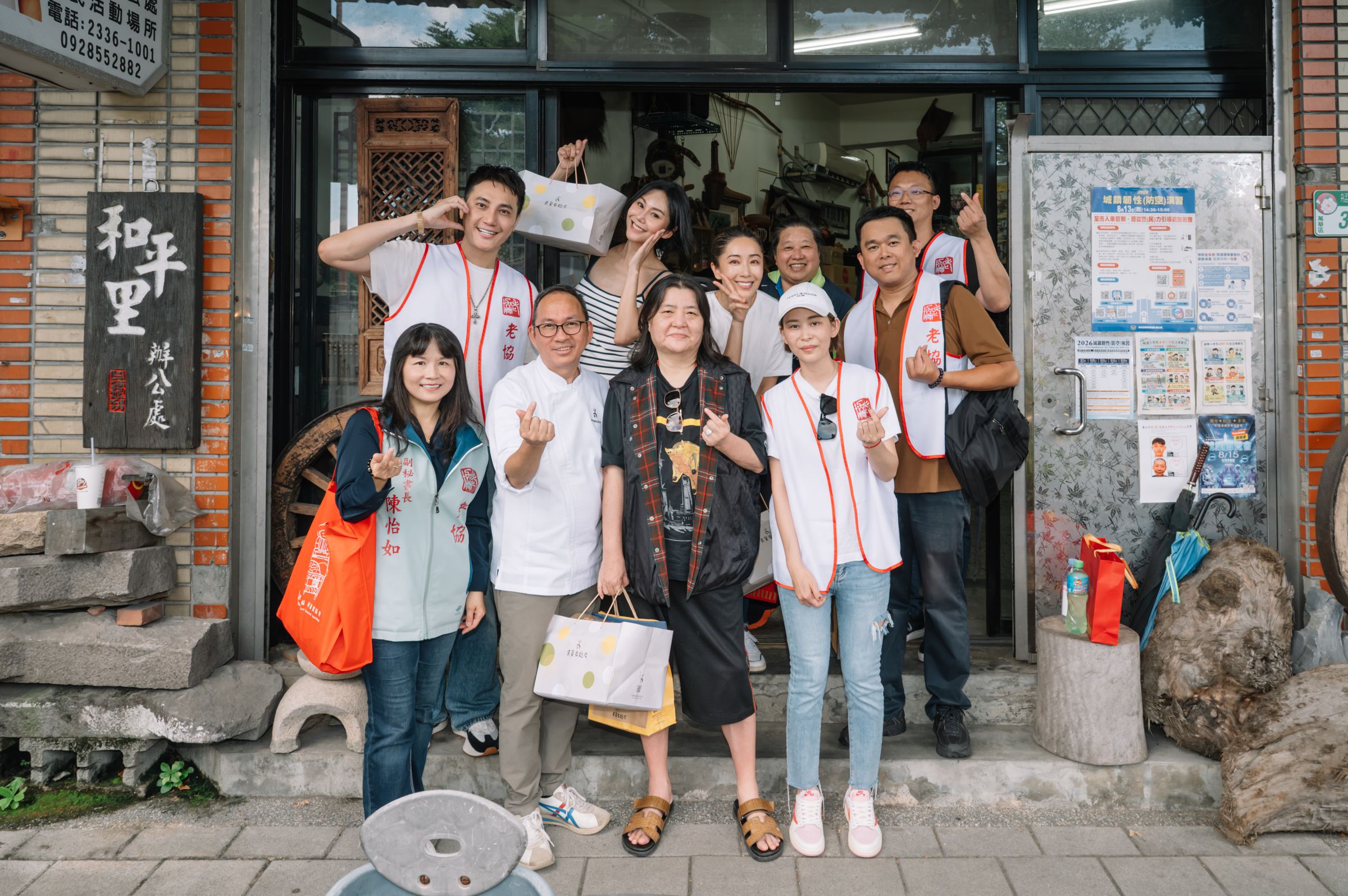 寬魚國際長期投入公益，從寒冬送年菜、捐贈南向行動服務車，這次則是中秋節前的關懷行動。（老人關懷福利協會提供）