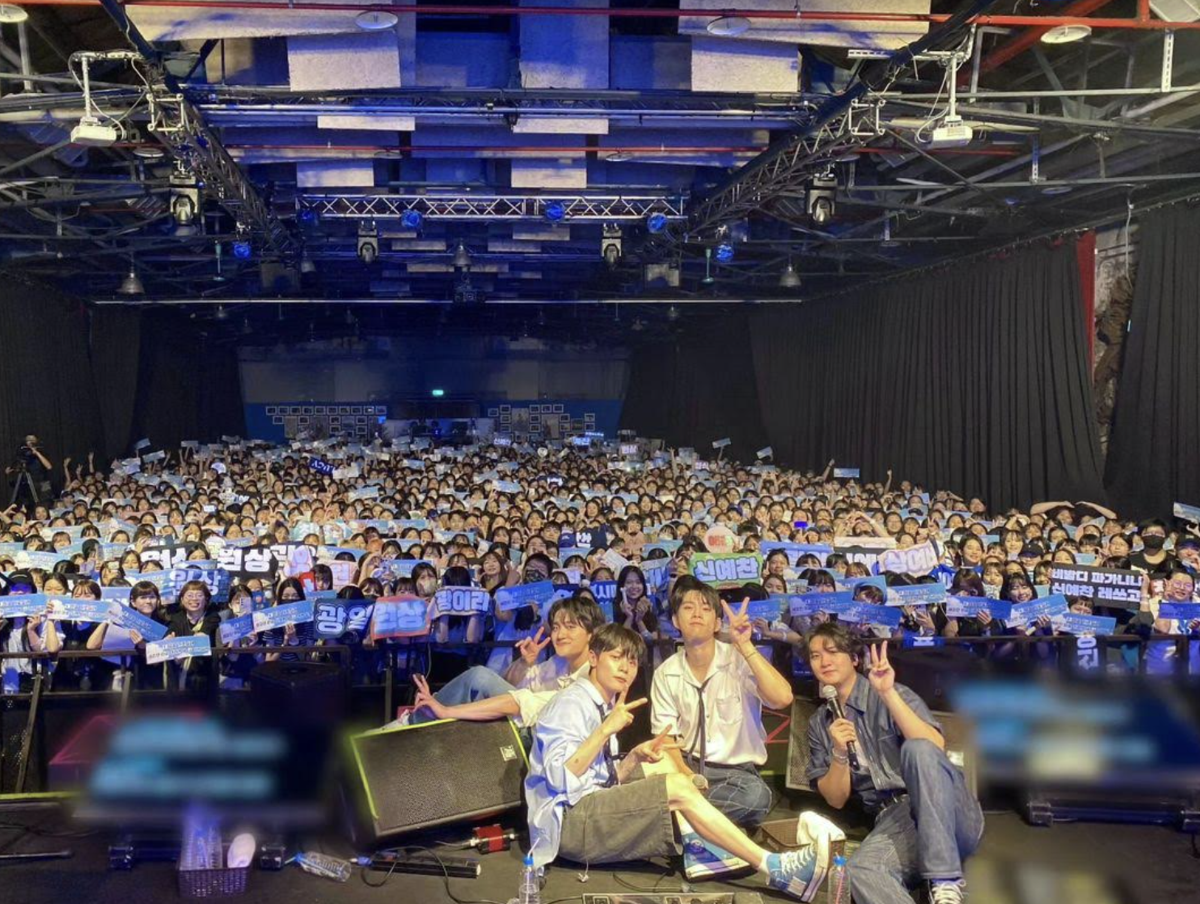 LUCY去年9月首次海外演唱會就獻給台灣。(翻攝LUCY INS)