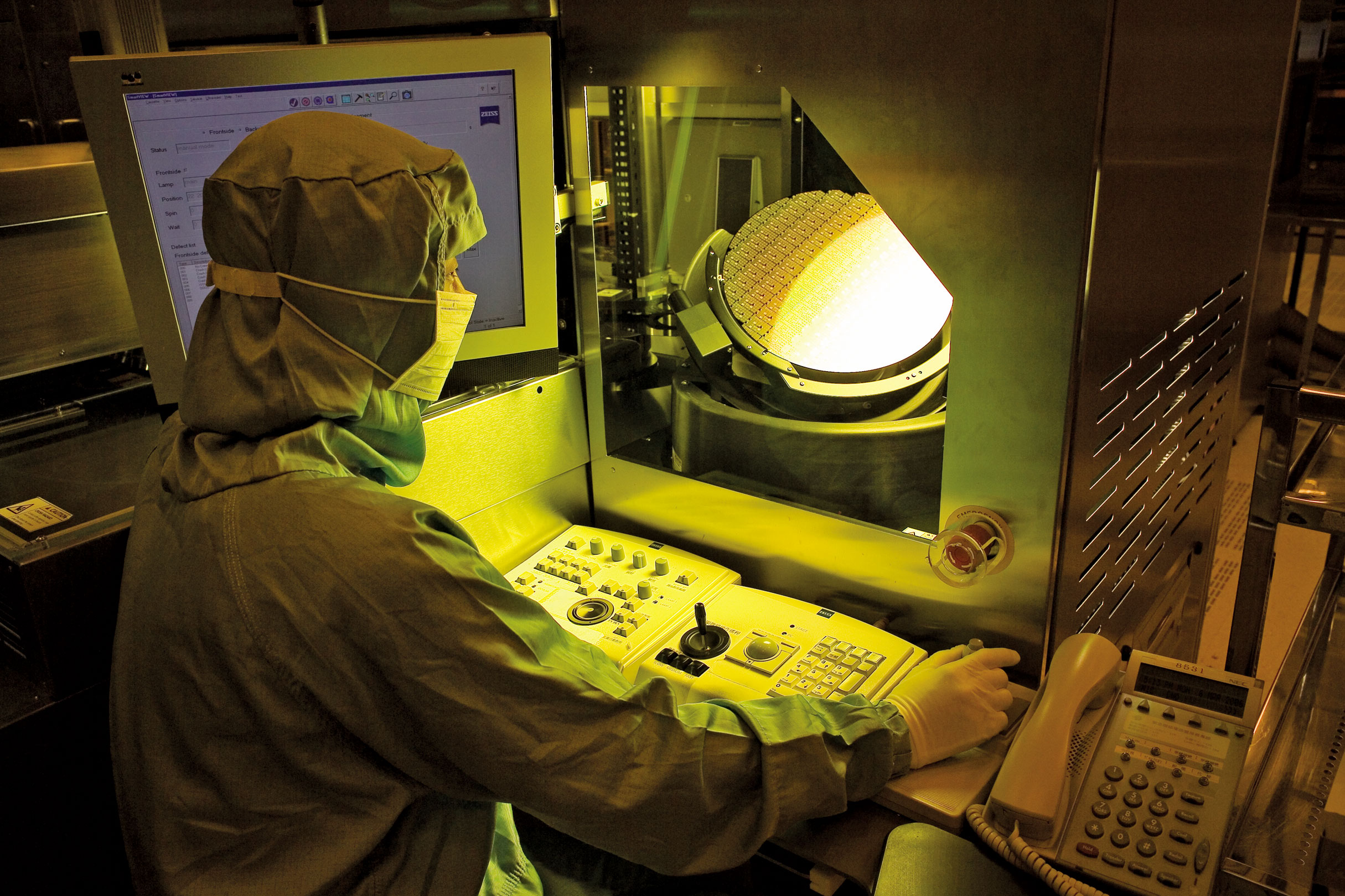 半導體產業耗電量大，且承諾使用再生能源RE100，對綠電需求非常迫切。（翻攝台積電官網）