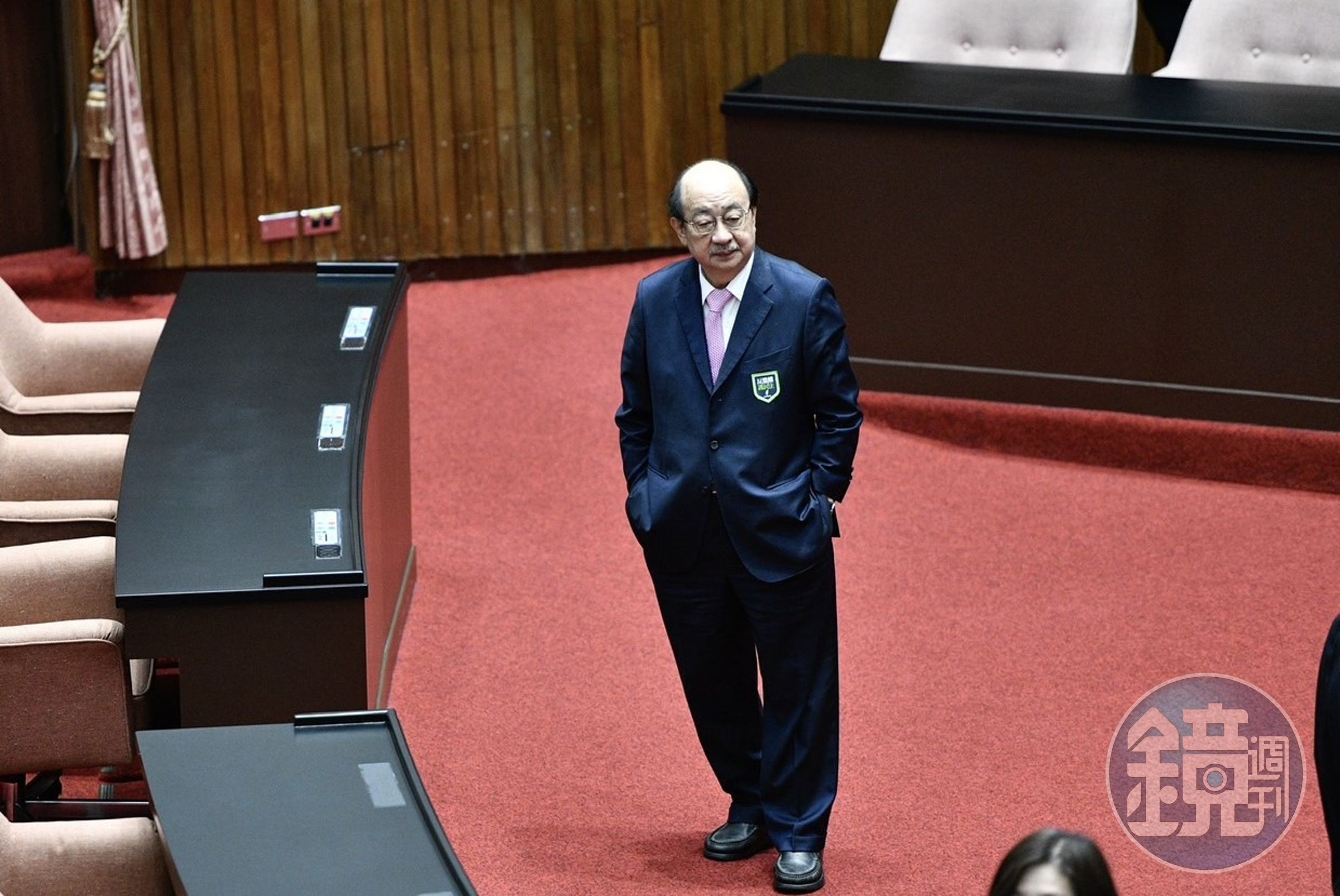 國會改革覆議案表決結果出爐,62:51覆議案慘吞敗,柯建銘受訪時氣憤發言。