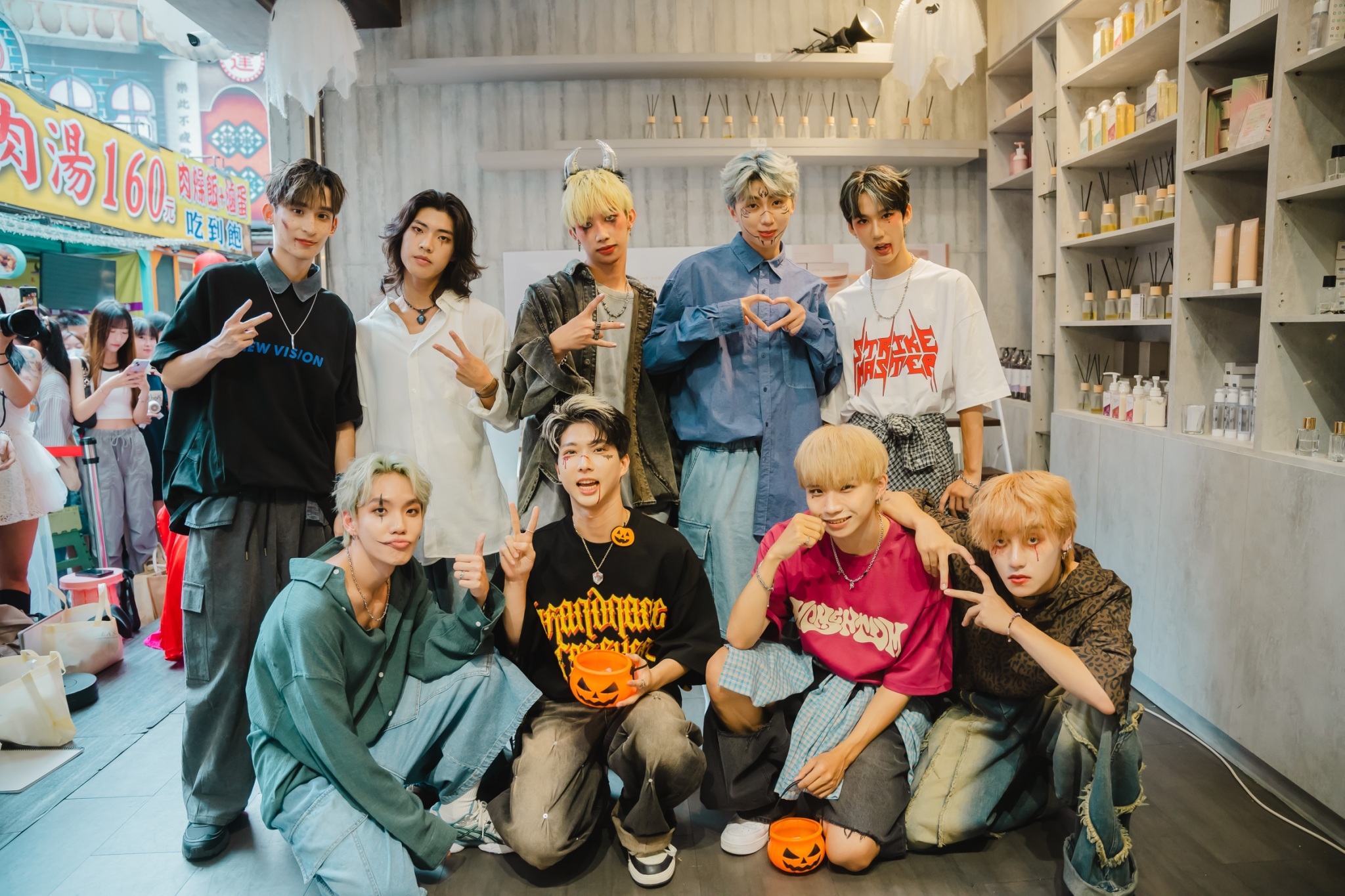 「風行者」前往台中出席「EASE香氛」活動，獻出大家的一日店長初體驗。（EASE香氛提供）