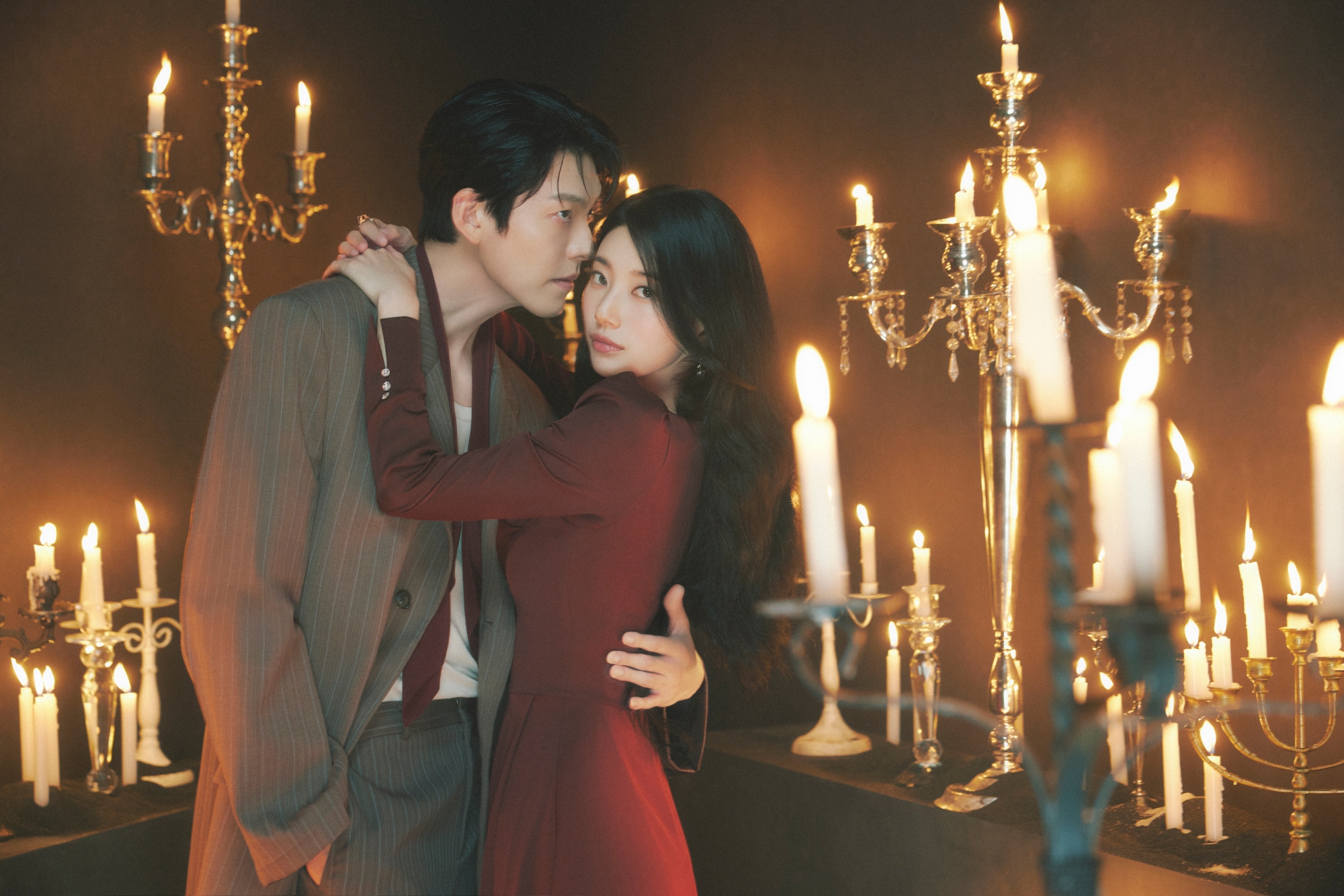 金宇彬與秀智時隔9年再度合作《許願吧，精靈》默契仍在，金宇彬讚「很自在」。（Netflix提供）