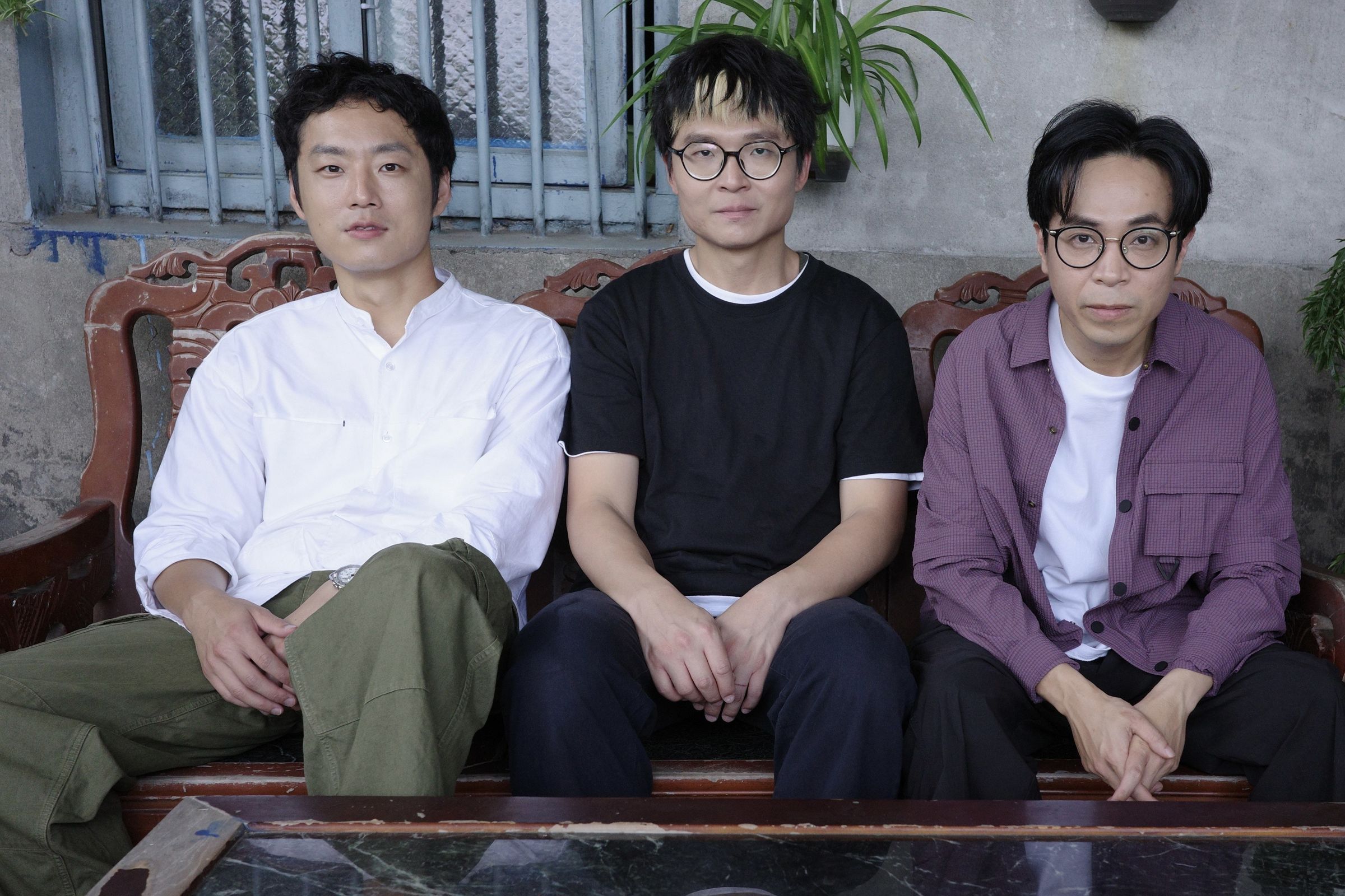 雙金搖滾台語樂團拍謝少年，相隔三年再發新專輯《噪音公寓》。（海口味提供 ）