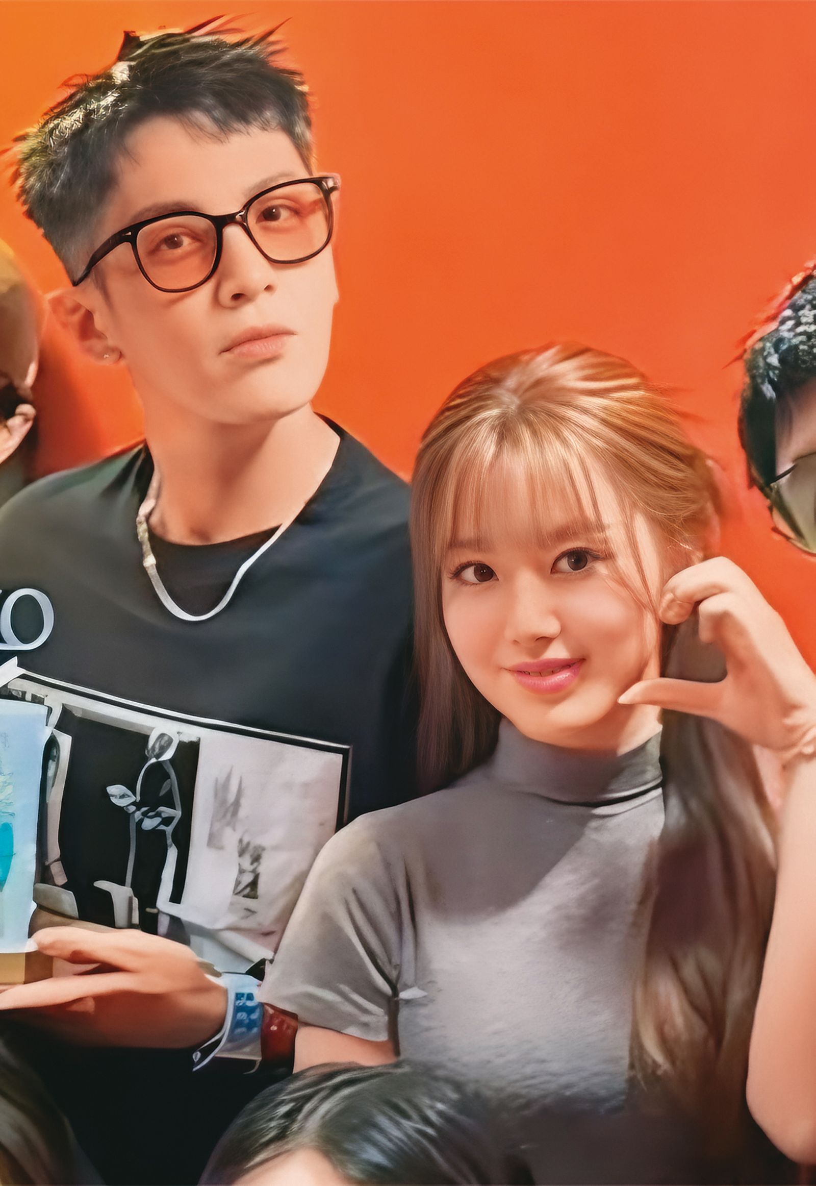 舒華（右）現身柯震東（左）慶生趴，兩人緊貼在一起。（翻攝自柯震東IG）