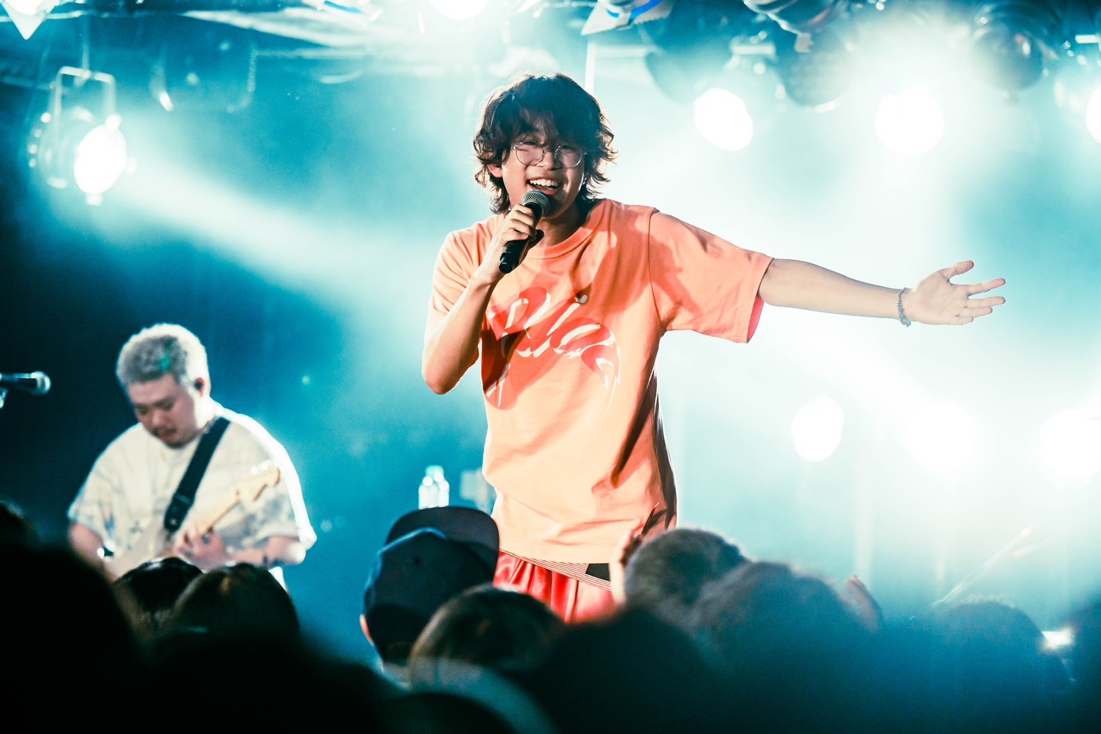 Z世代怪物新人AKASAKI將於12月首次在台開專場演唱會。（大鴻藝術BIG ART提供）