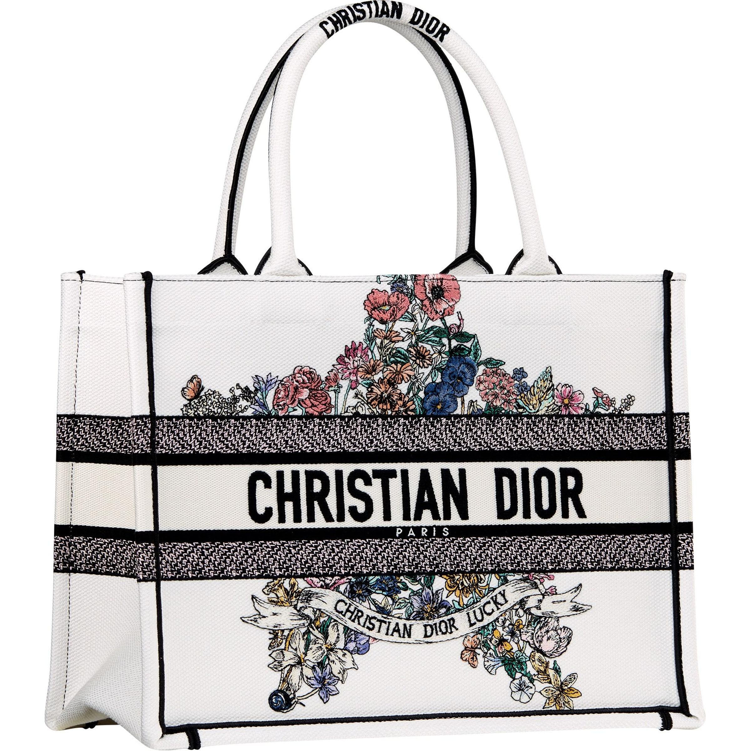 DIOR Lucky膠囊系列Book Tote刺繡中型托特包，NT$110,000。（迪奧提供）