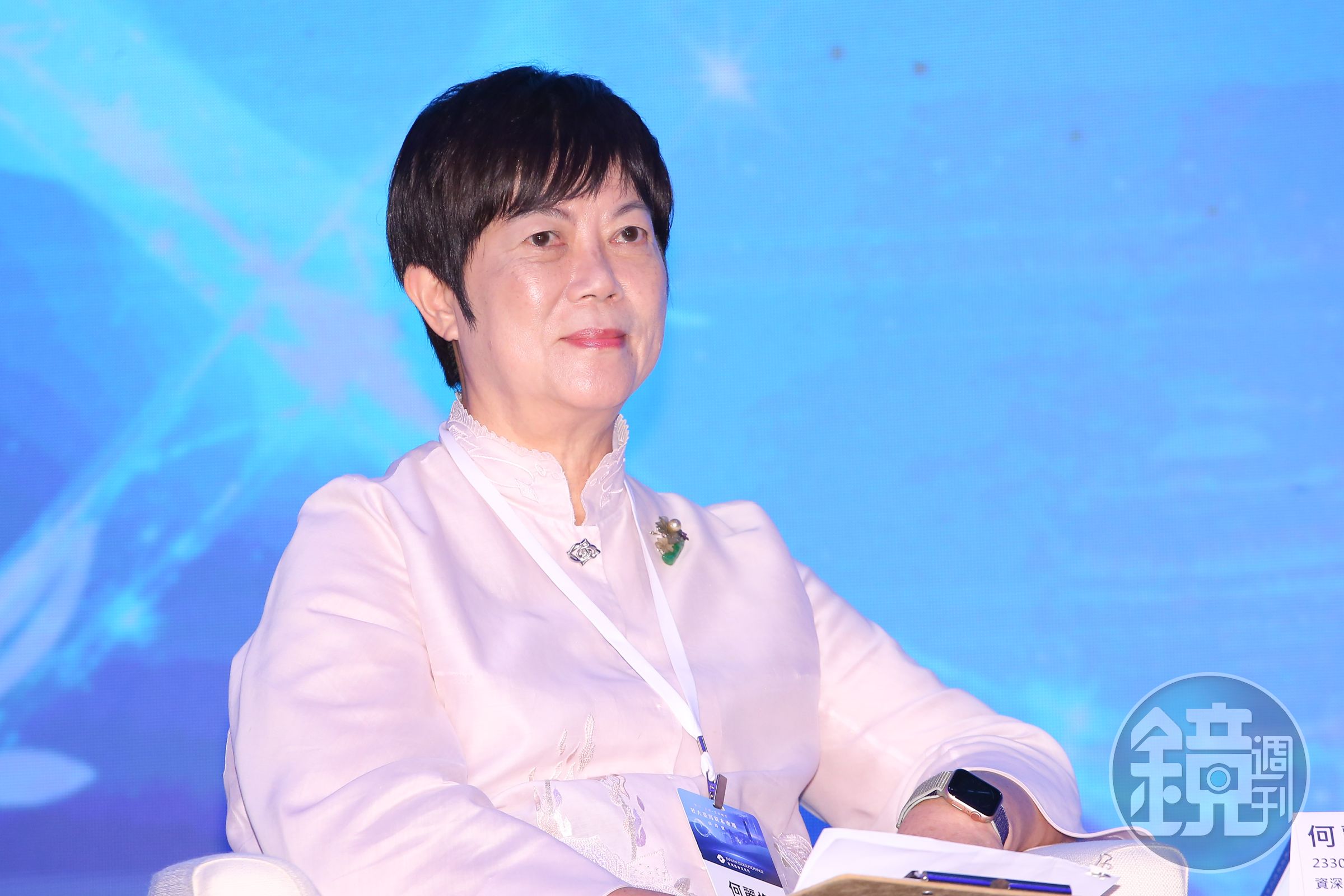 何麗梅將在4月退休，身價高達84億元。