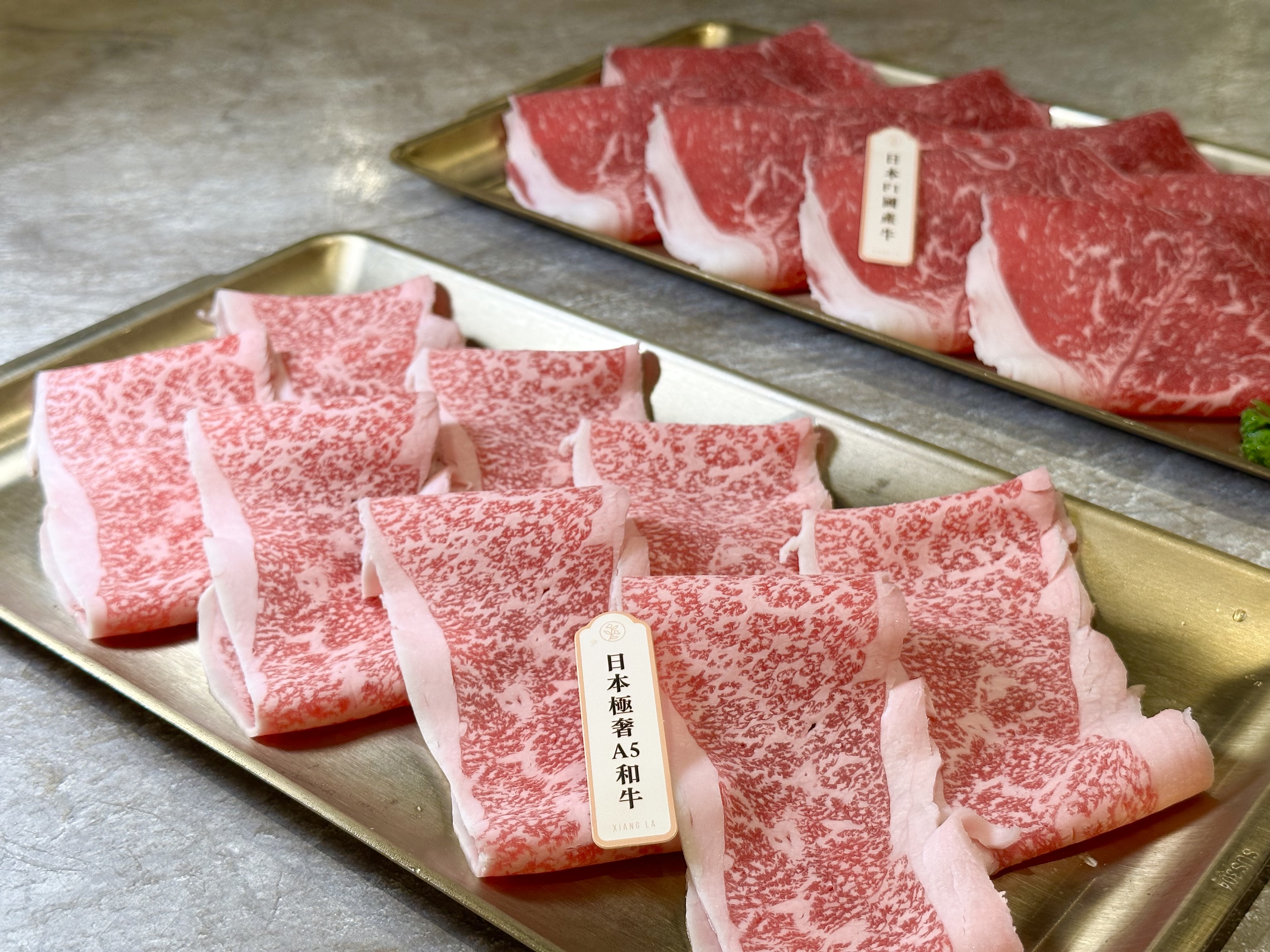 1,580元「極奢A5和牛嚮」套餐，牛肉升級成日本的A5和牛和F1國產牛。