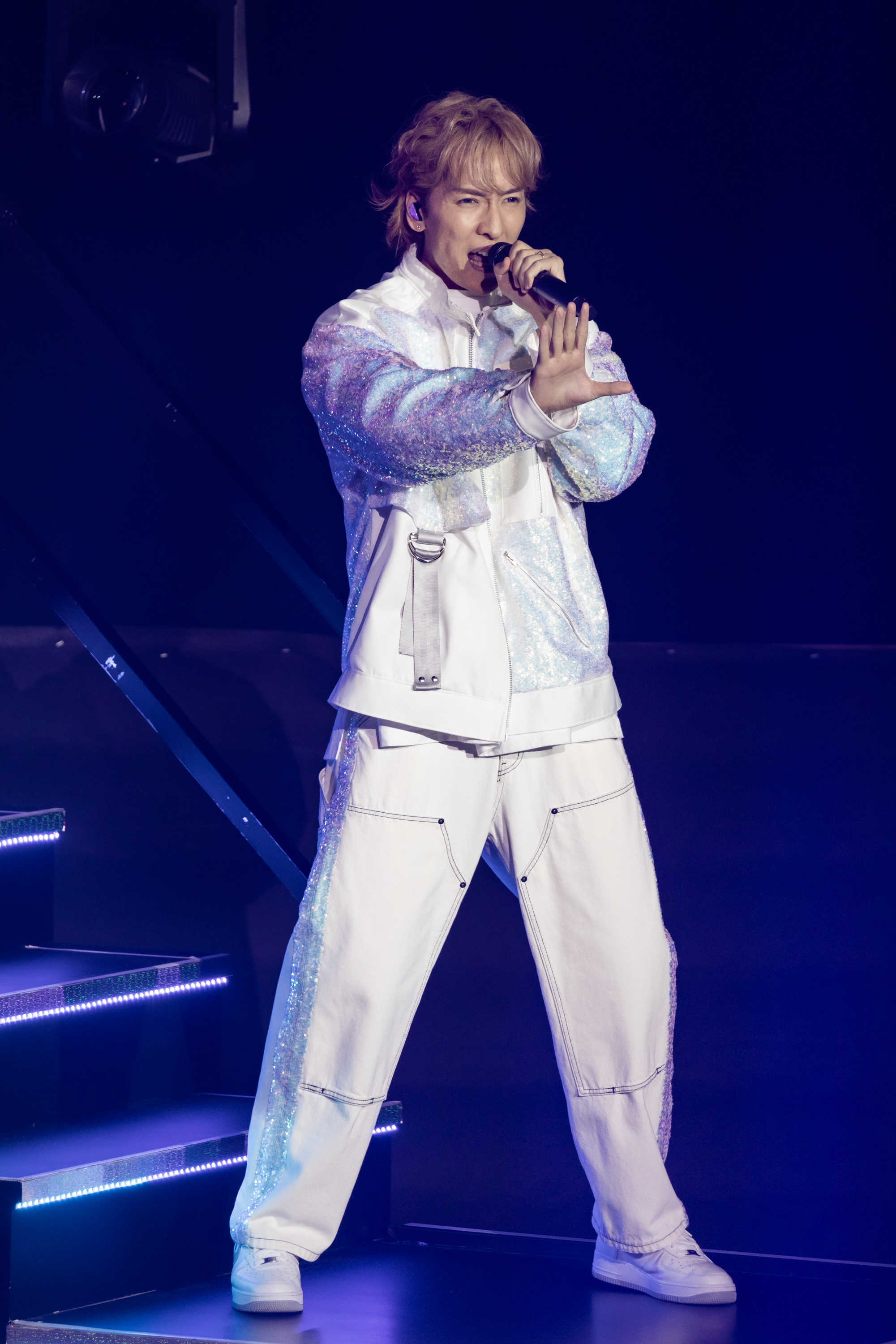 w-inds. 橘慶太在演唱會大跳16蹲，嗨過頭直接跳23下。（ COME ON JKSSP提供）
