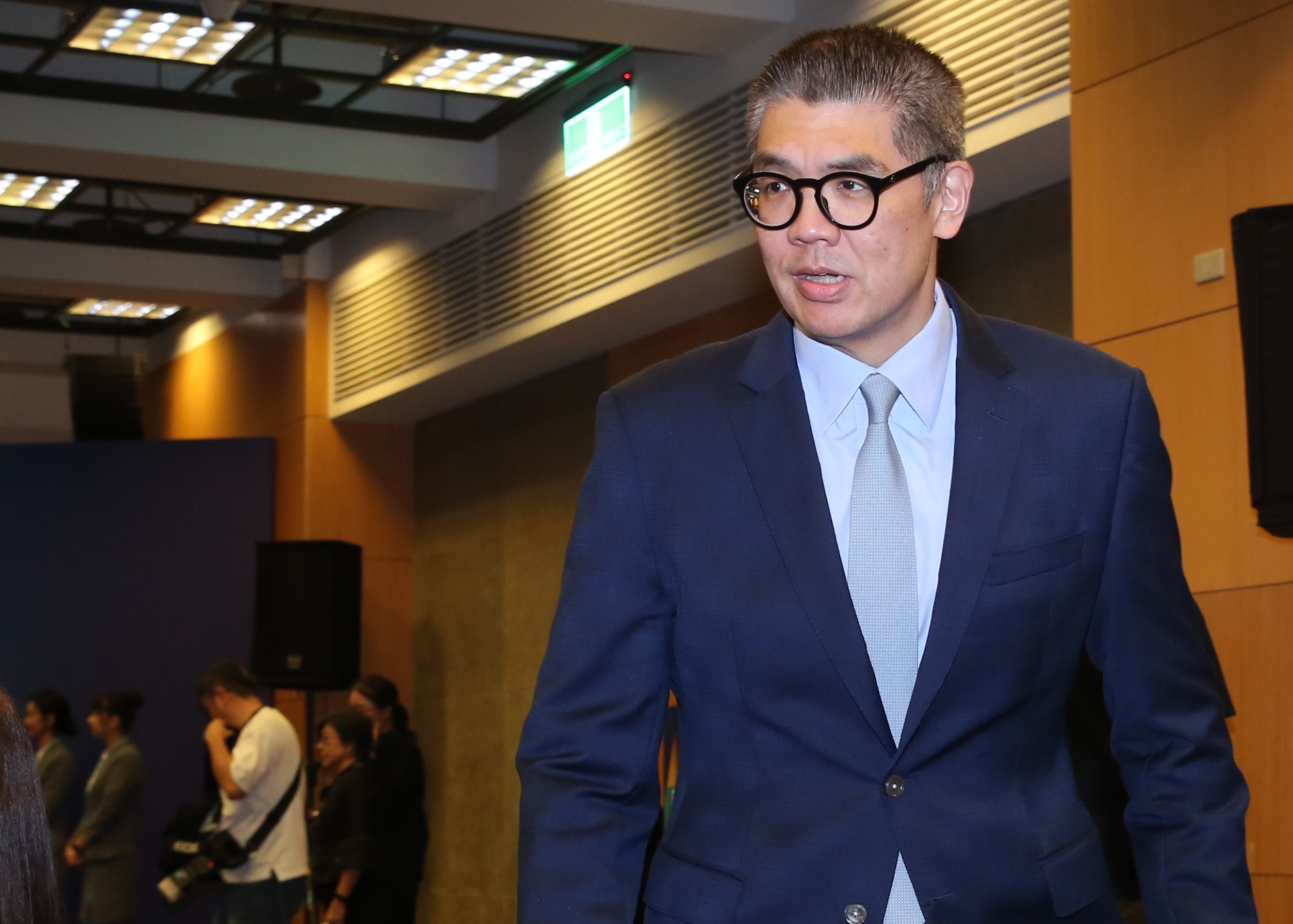 連勝文不滿一名羅姓網友在臉書上發文批評他「跪著舔中」，遂提告求償50萬元，台北地方法院與台灣高等法院皆認定連敗訴，可上訴。（本刊資料照）