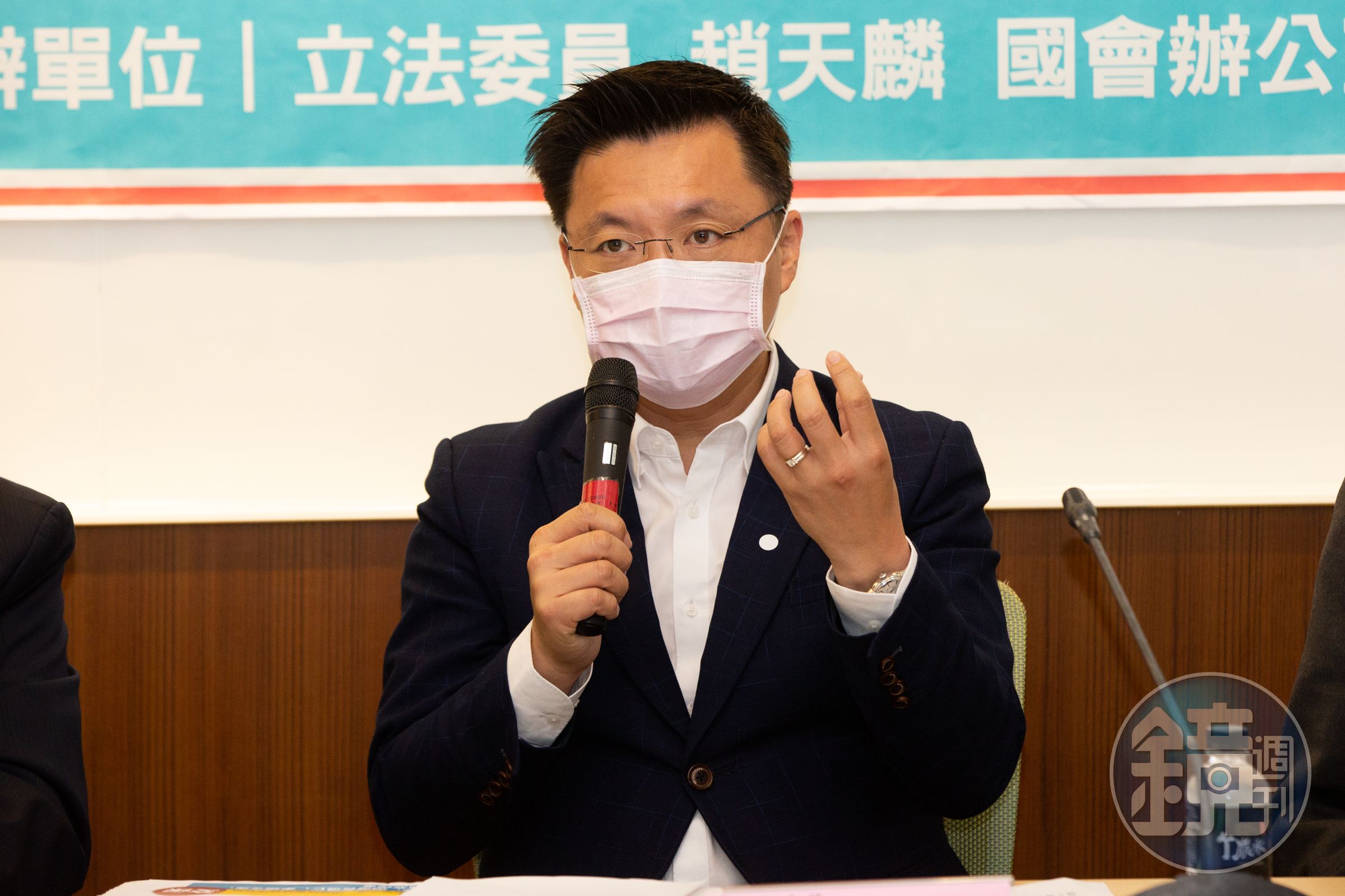 立委趙天麟（圖）相當愛妻子，未料卻流出與中國女子親密接吻照片。（本刊資料照）