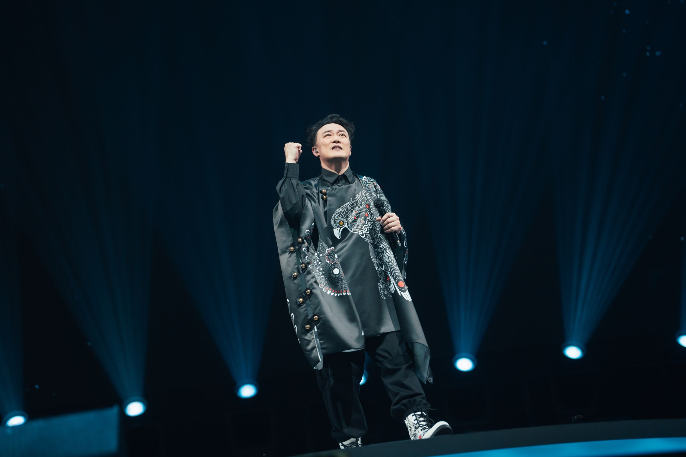 Eason陳奕迅唱足30多首演唱會曲目外,安可時更唱足12首歌。(廿一克有限公司提供)