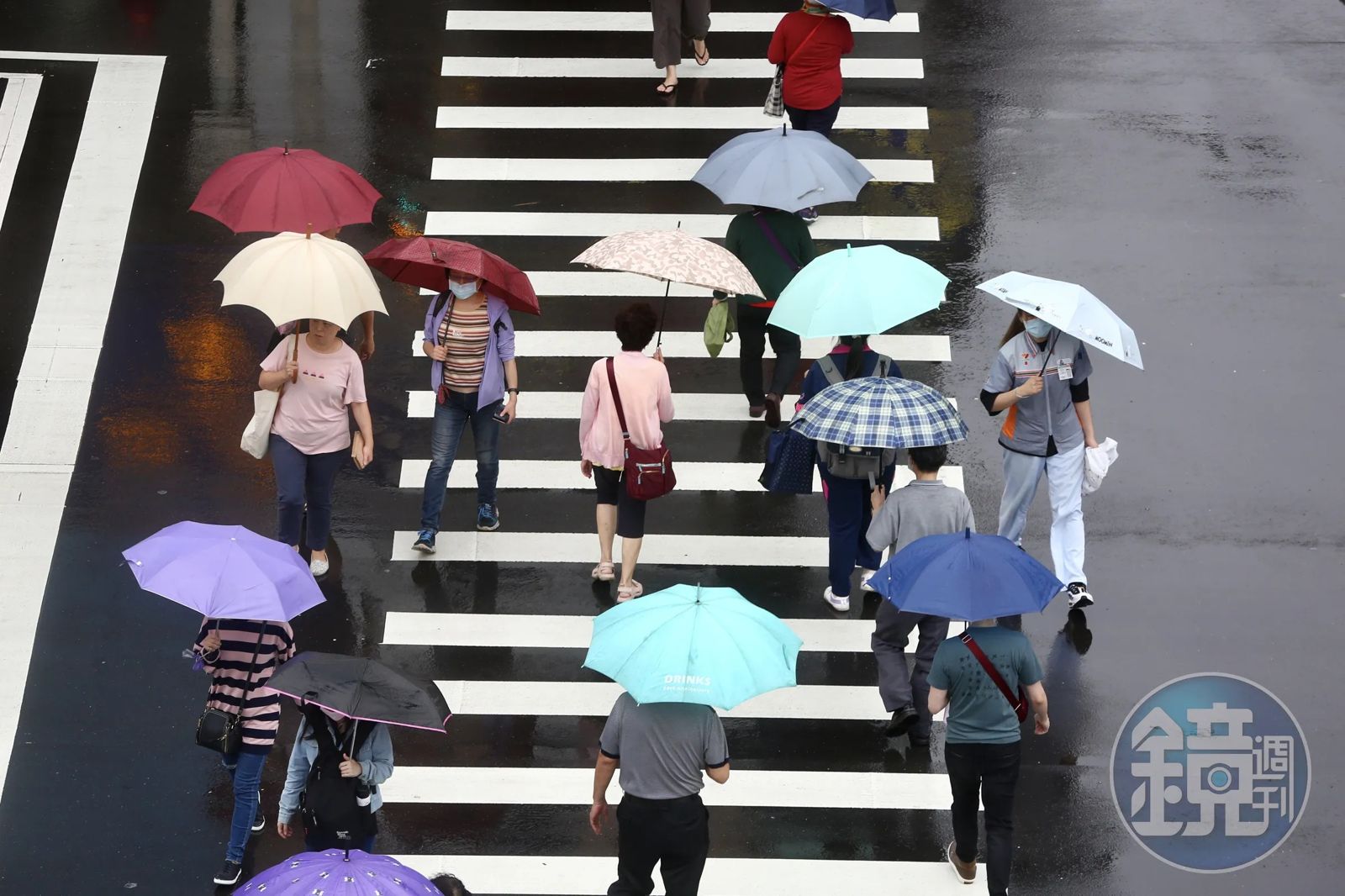 今天各地降雨明顯趨緩，明天水氣逐漸增加，降雨機率隨時間漸提高。（示意圖，本刊資料照）