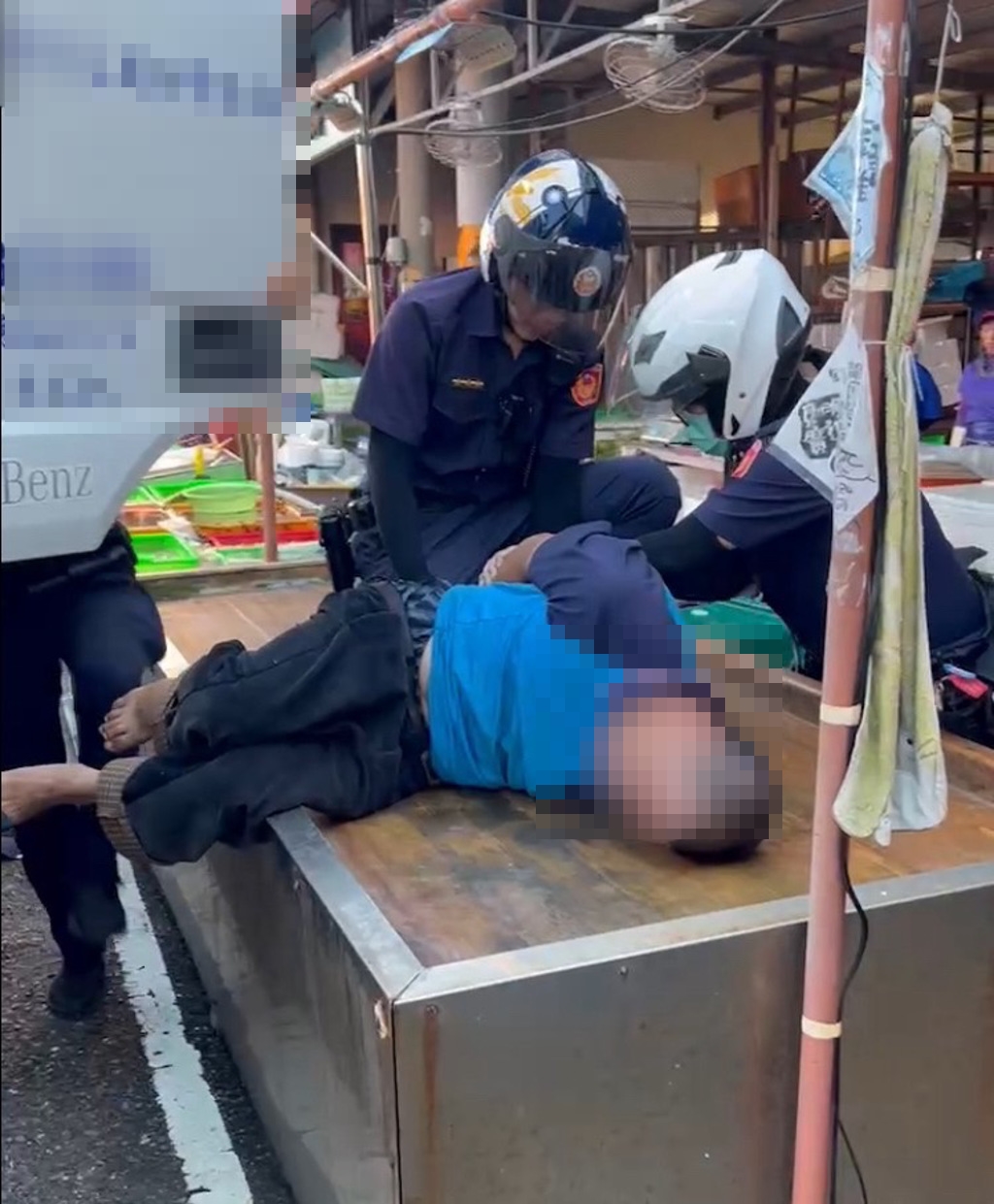 警方在興達觀光漁市將肇逃司機逮捕到案,前後只花了短短15分鐘。(翻攝畫面)