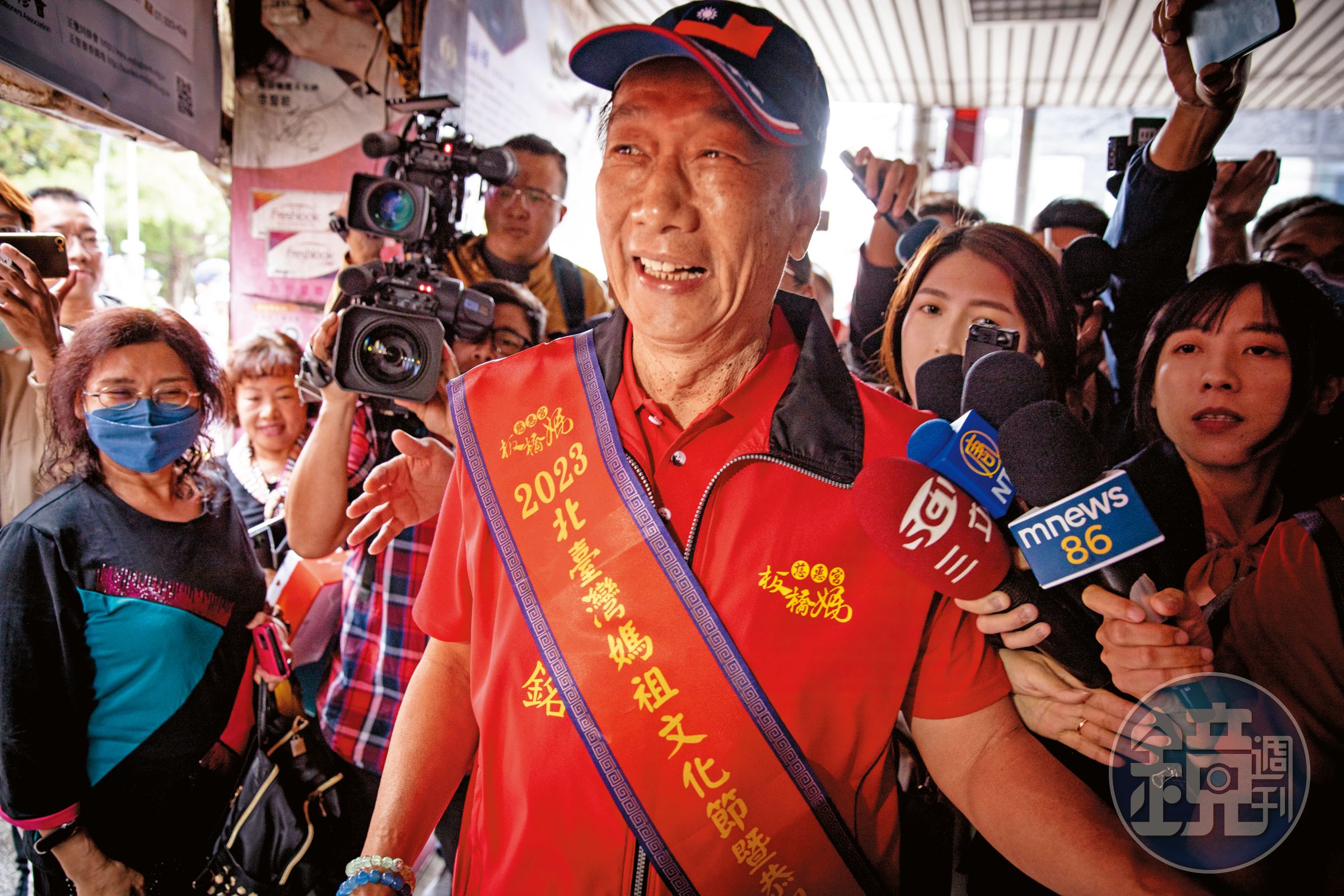 郭台銘(圖)連署過關與否,及是否轉向與柯文哲合作,仍受外界關注。