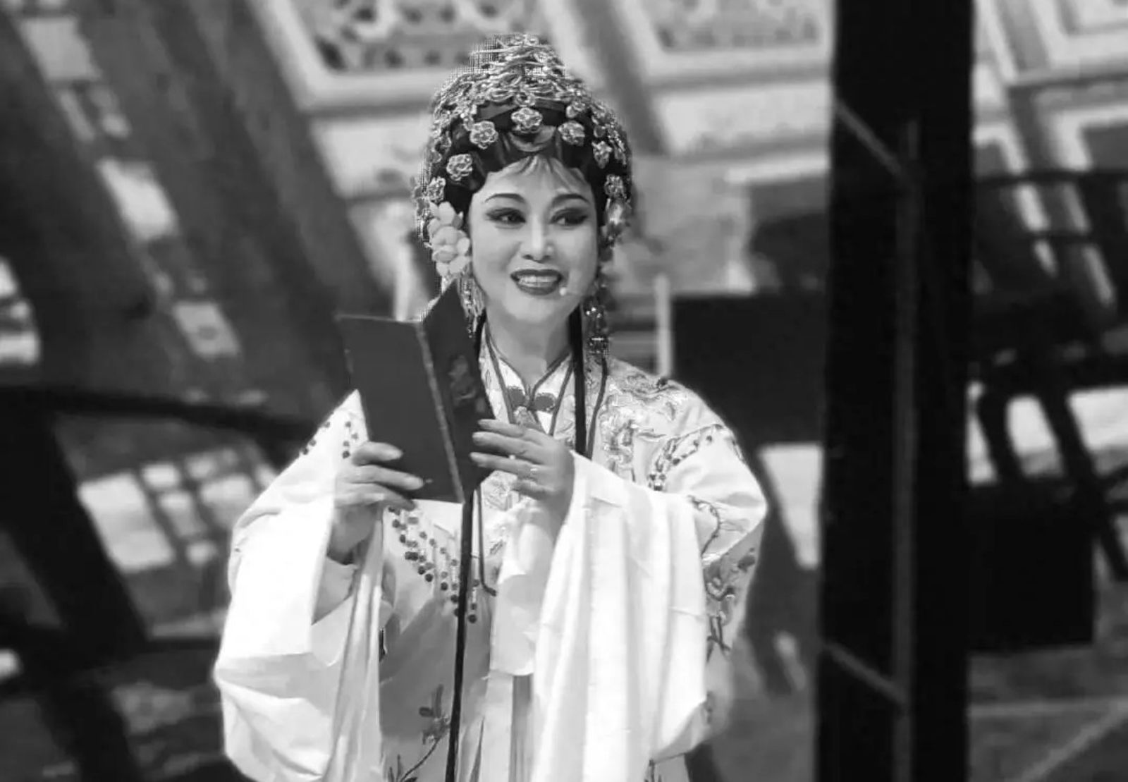 女星突傳噩耗!深夜河邊「洗戲服失足溺斃」 遺體遭村民發現