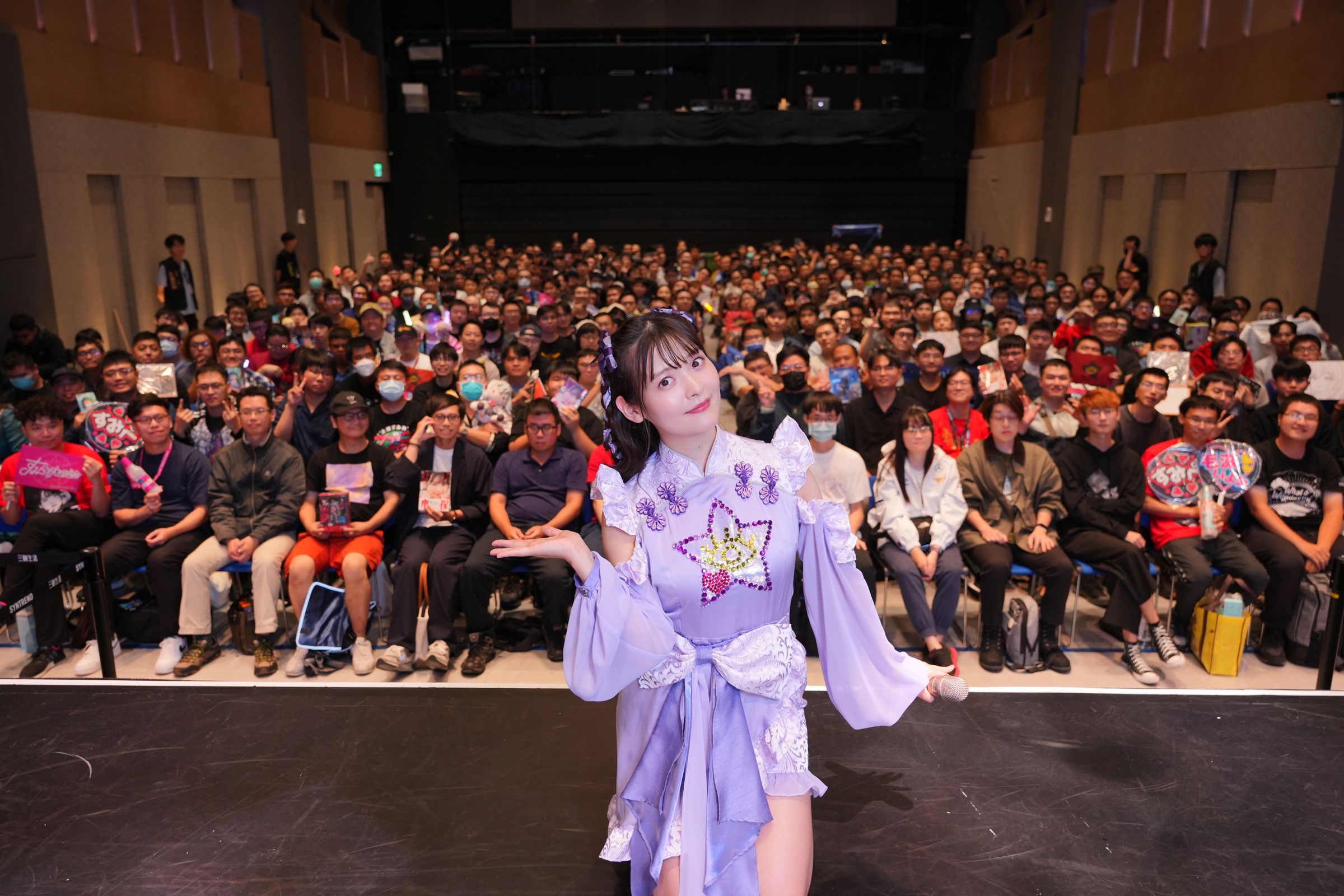 上坂堇一日兩場見面會，還特別更換不同造型。（好玩國際提供）